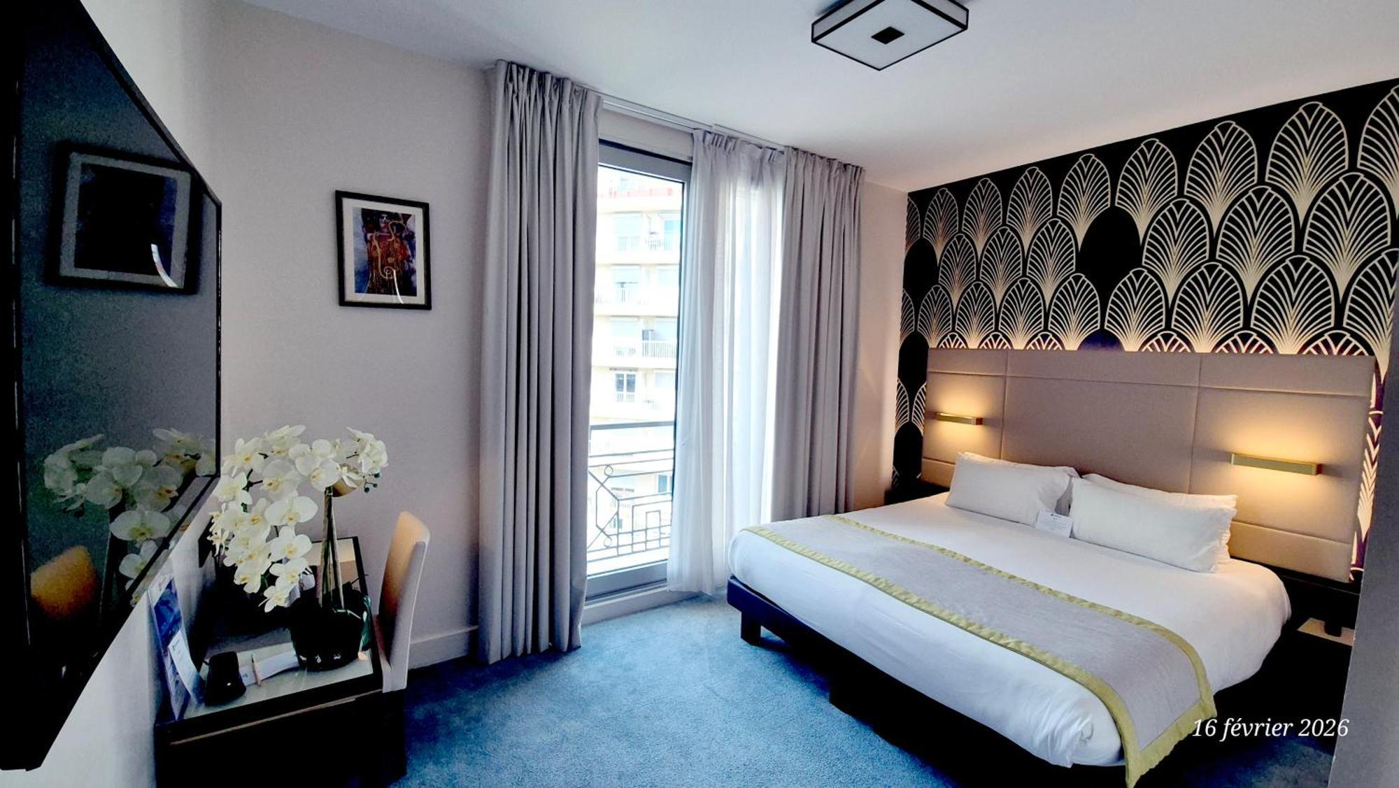Comfort Zimmer mit Queensize-Bett und Balkon