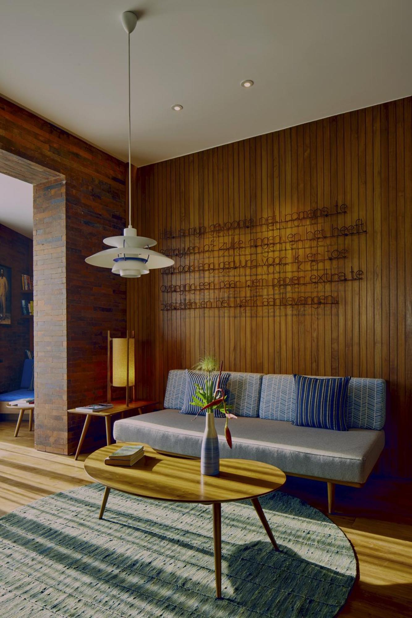 Island Suites