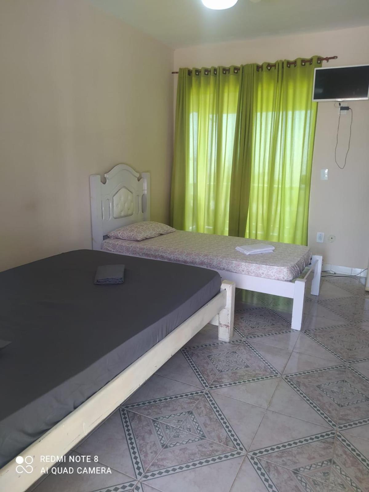 Quarto Deluxe (2 Adultos + 1 Criança)