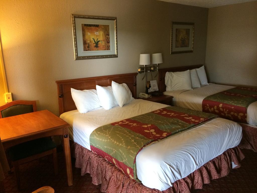 Queen Room with Two Queen Beds - Non-Smoking