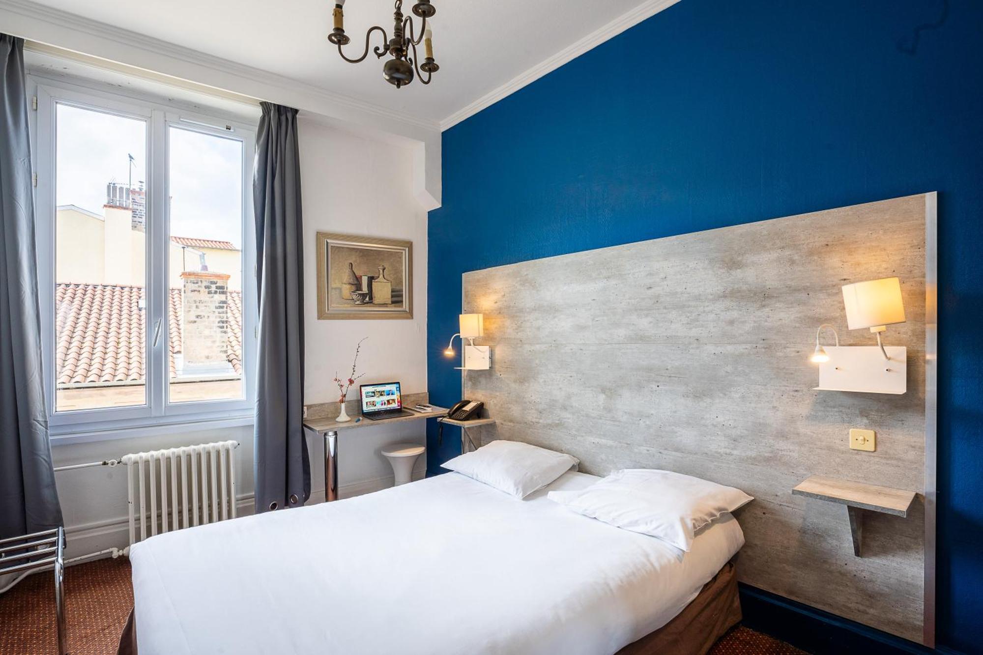 Double Room,1756395329:JPEG