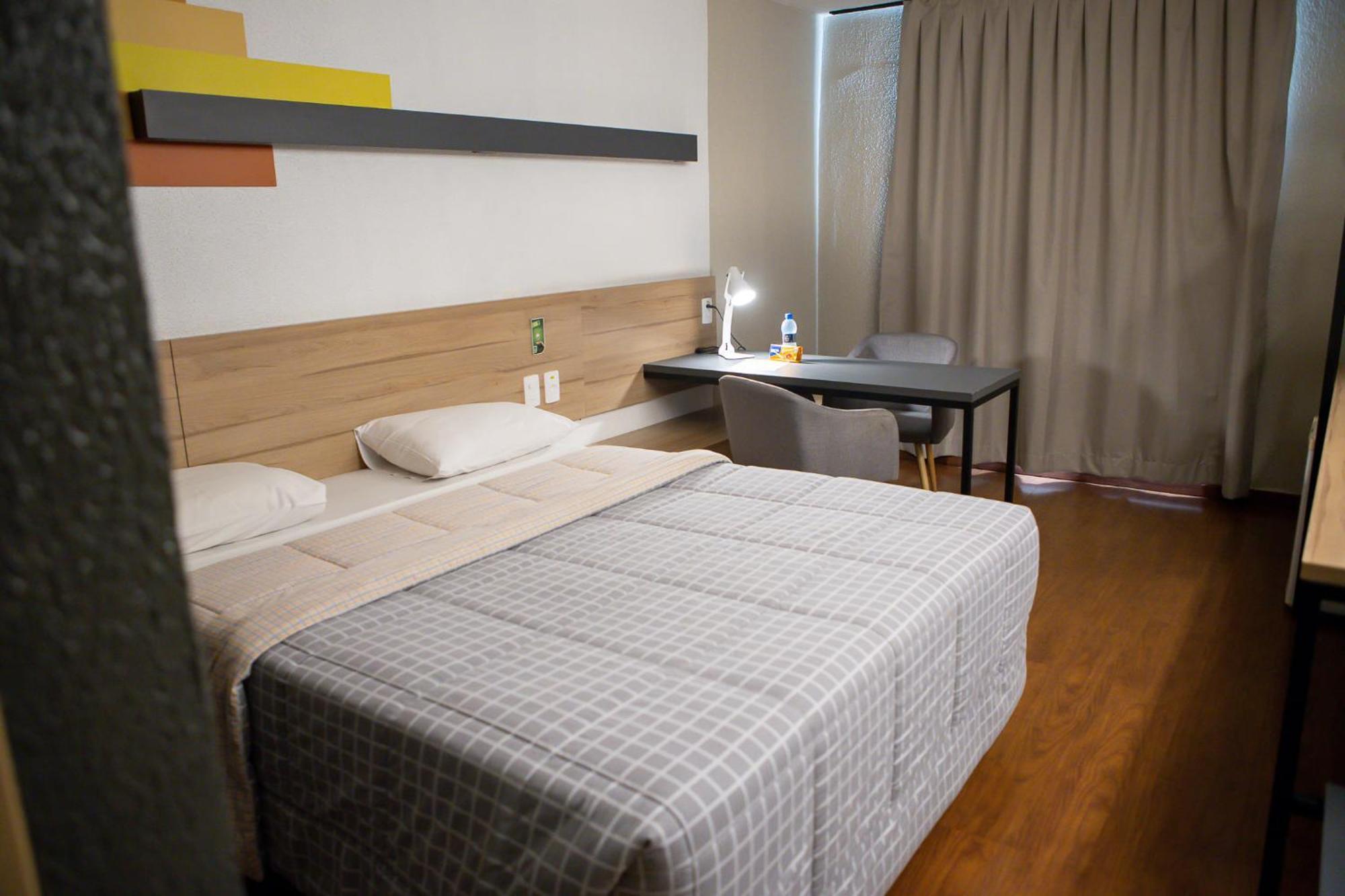 Quarto Standard com 1 Cama de Casal
