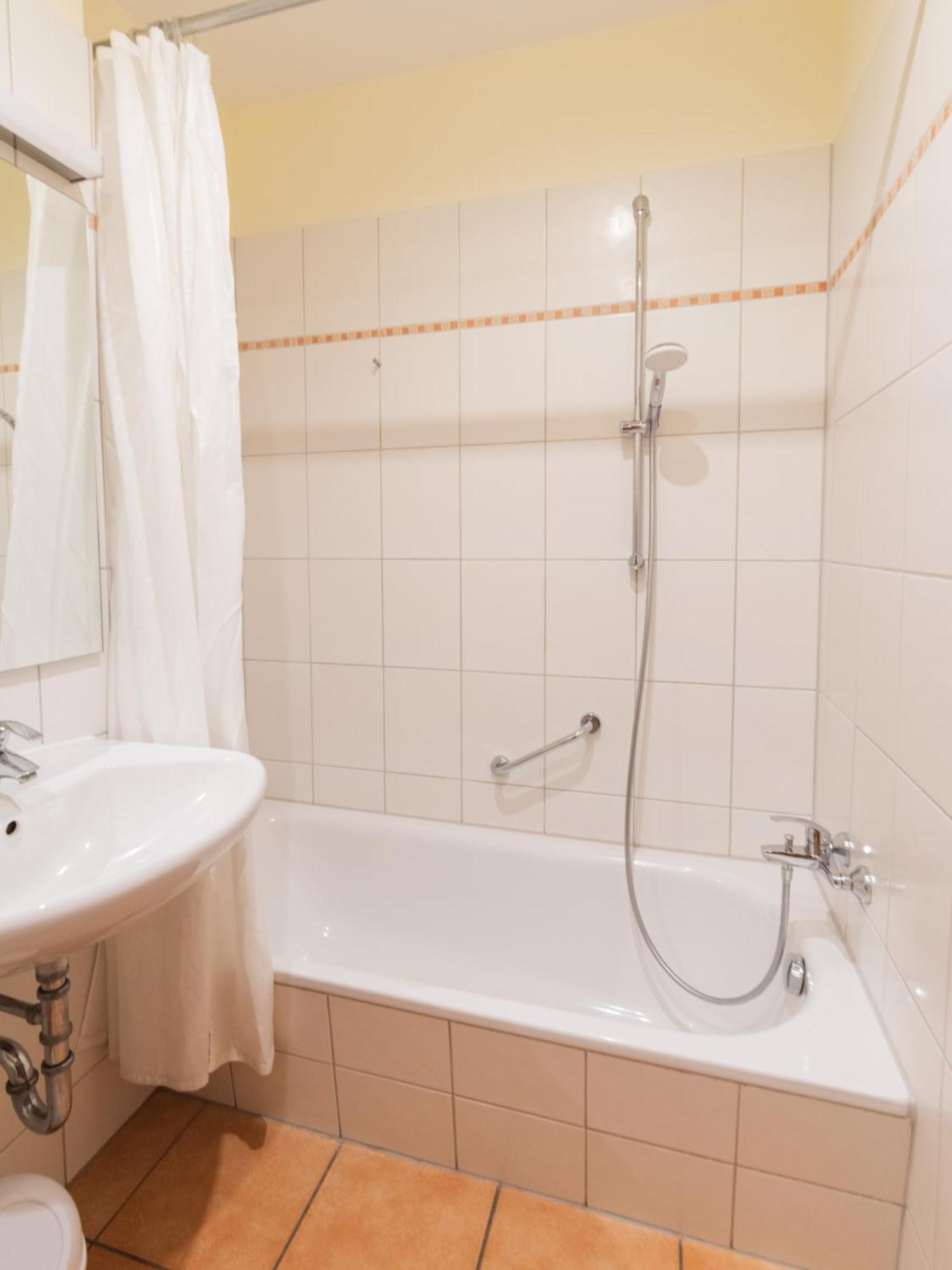 Doppelzimmer mit seitlichem Meerblick