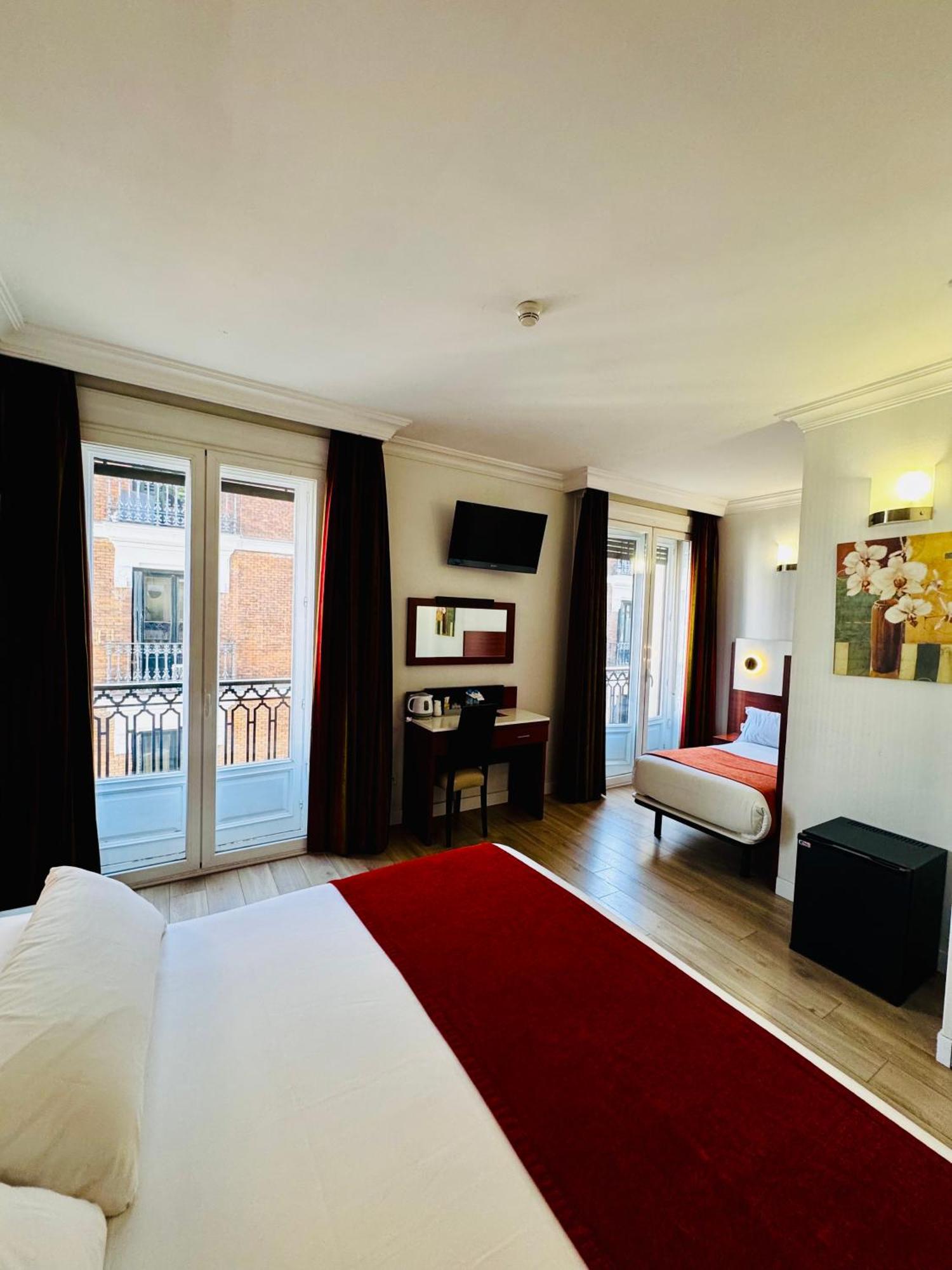 Triple Room