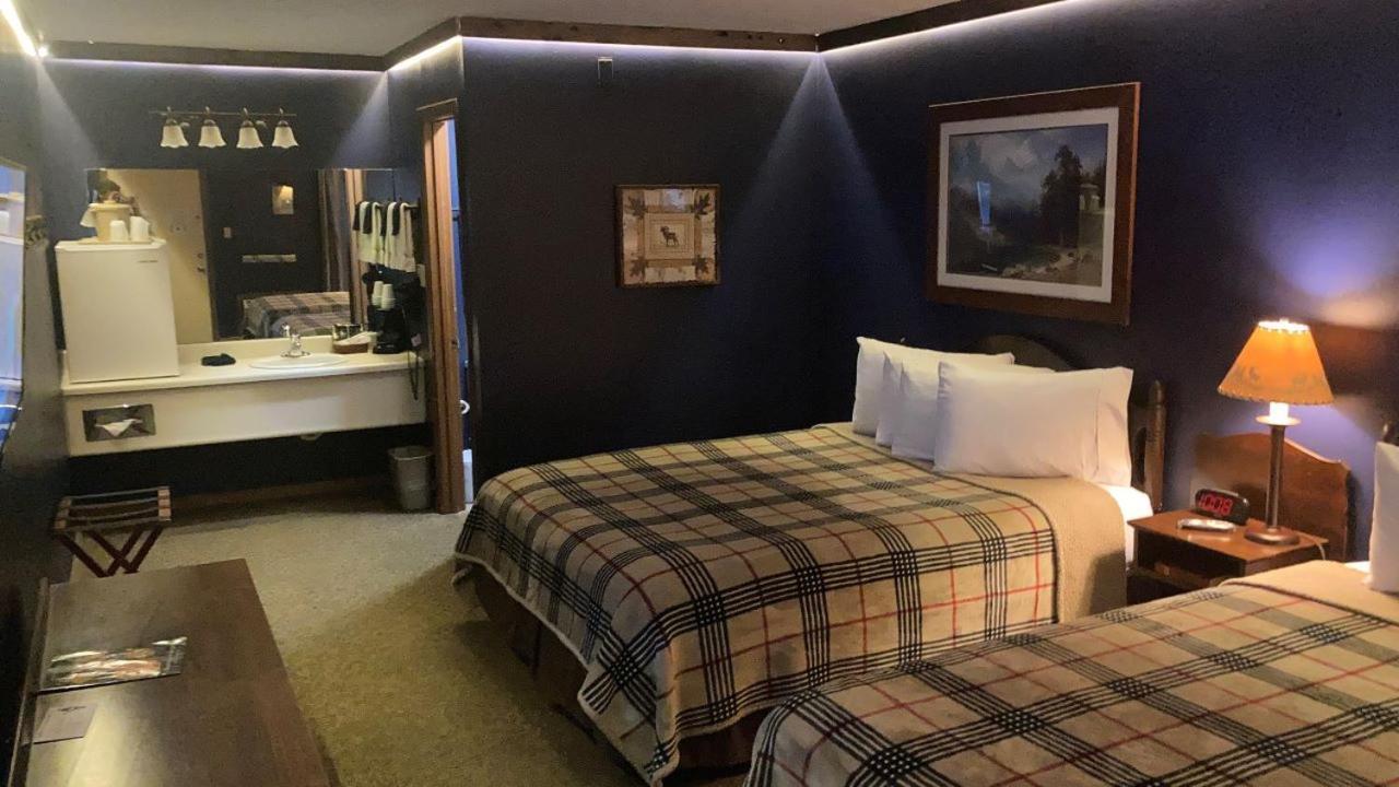 Queen Room with Two Queen Beds