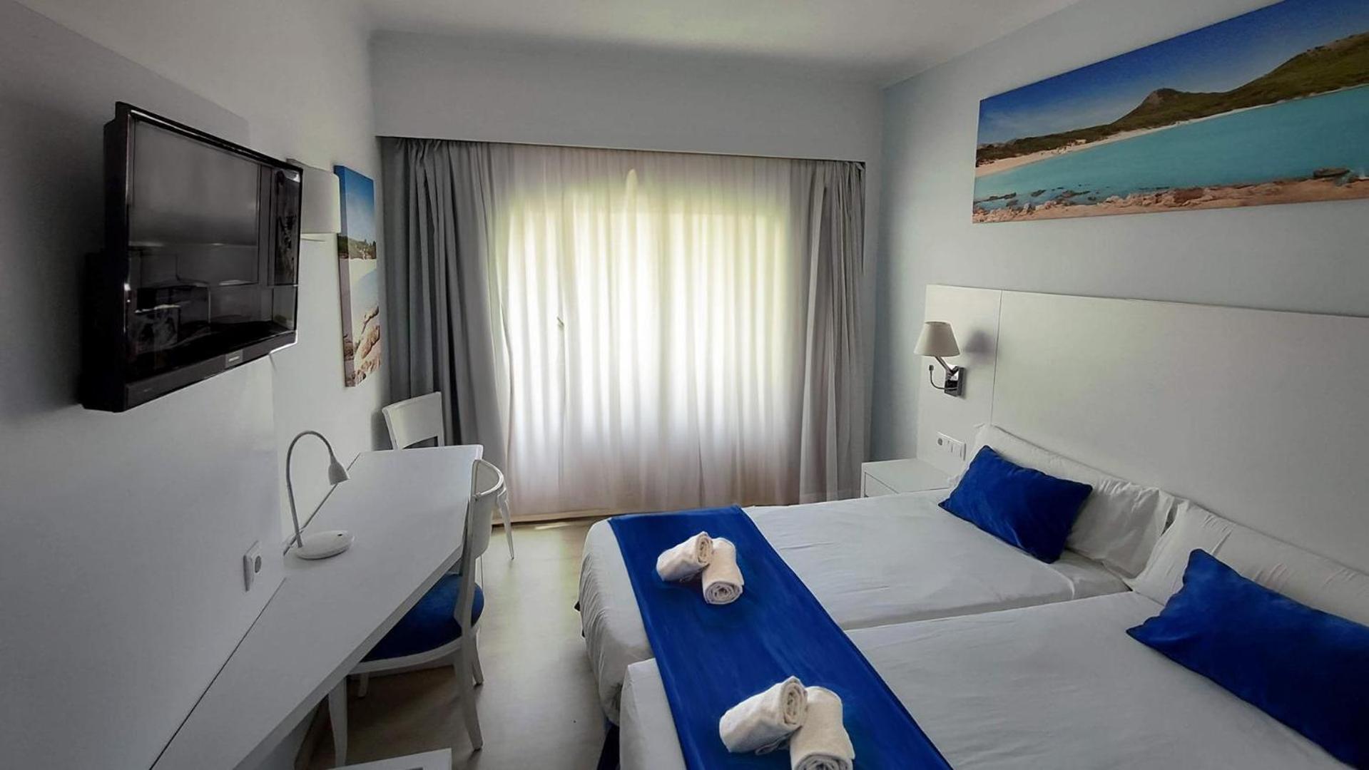 Twin Room,1758274820:JPEG