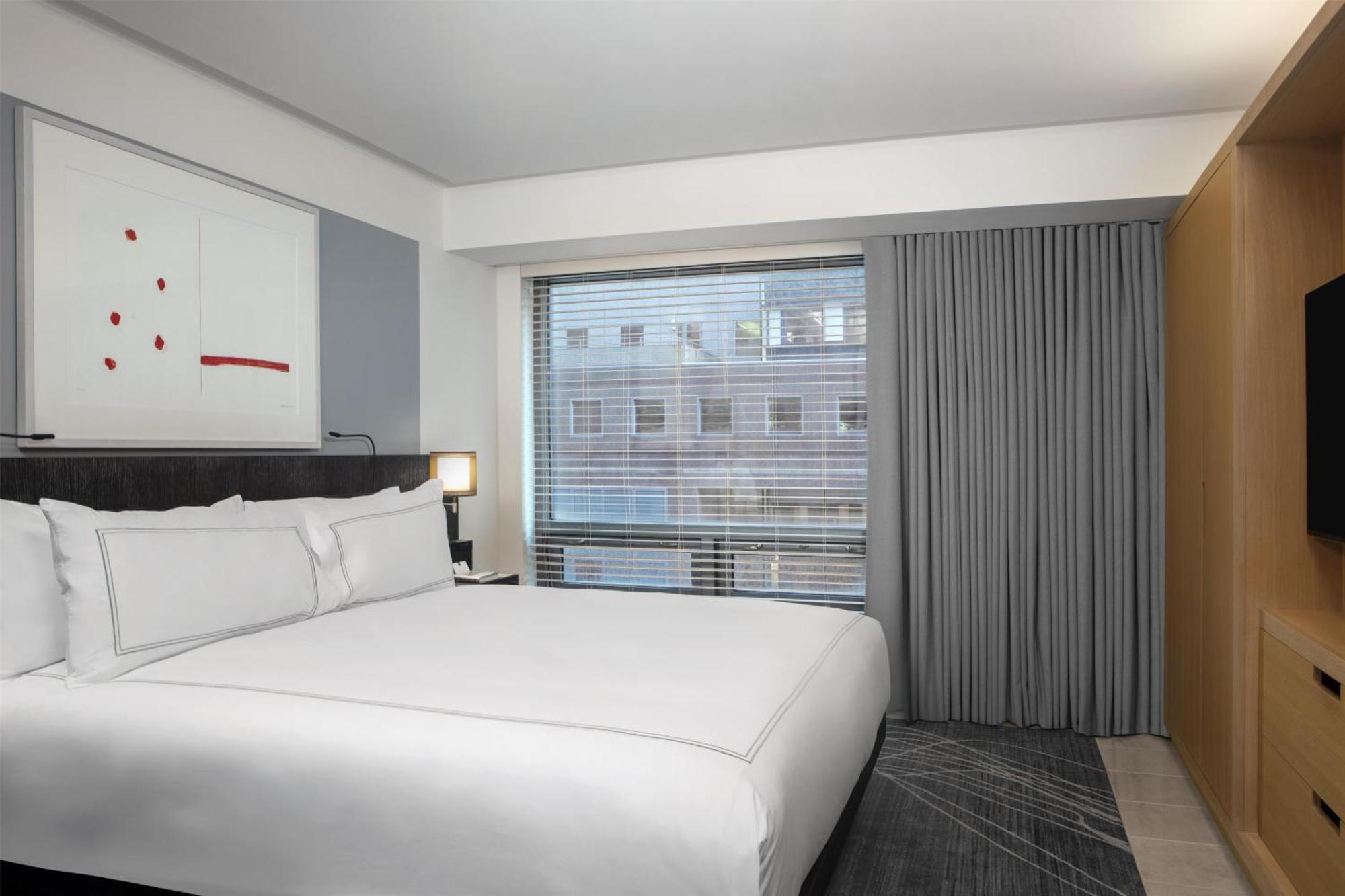 Luxuriöse Ecksuite mit Kingsize-Bett und Schlafsofa