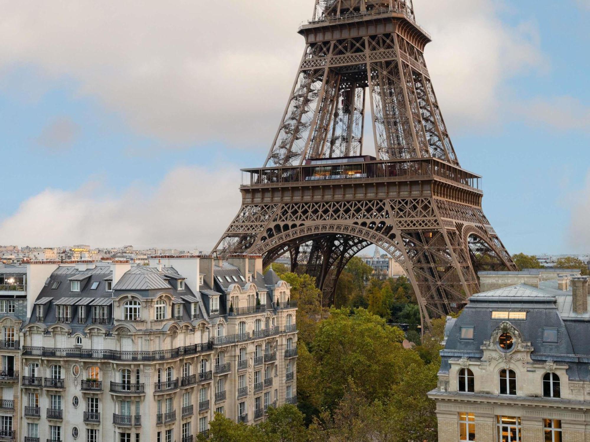 Chambre Lit King-Size Deluxe - Balcon avec Vue Tour Eiffel