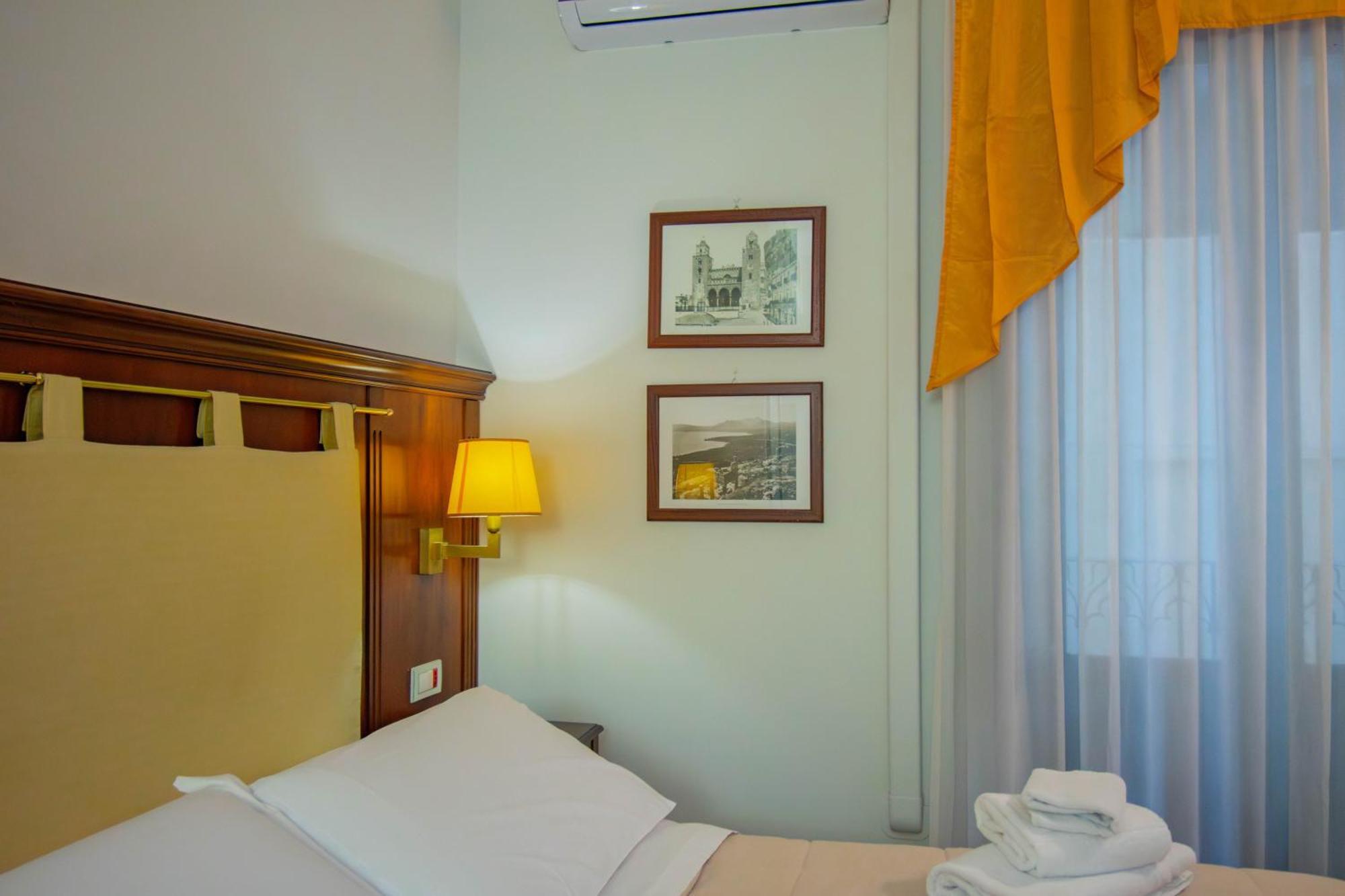 Deluxe Double Room,1758318785:JPEG