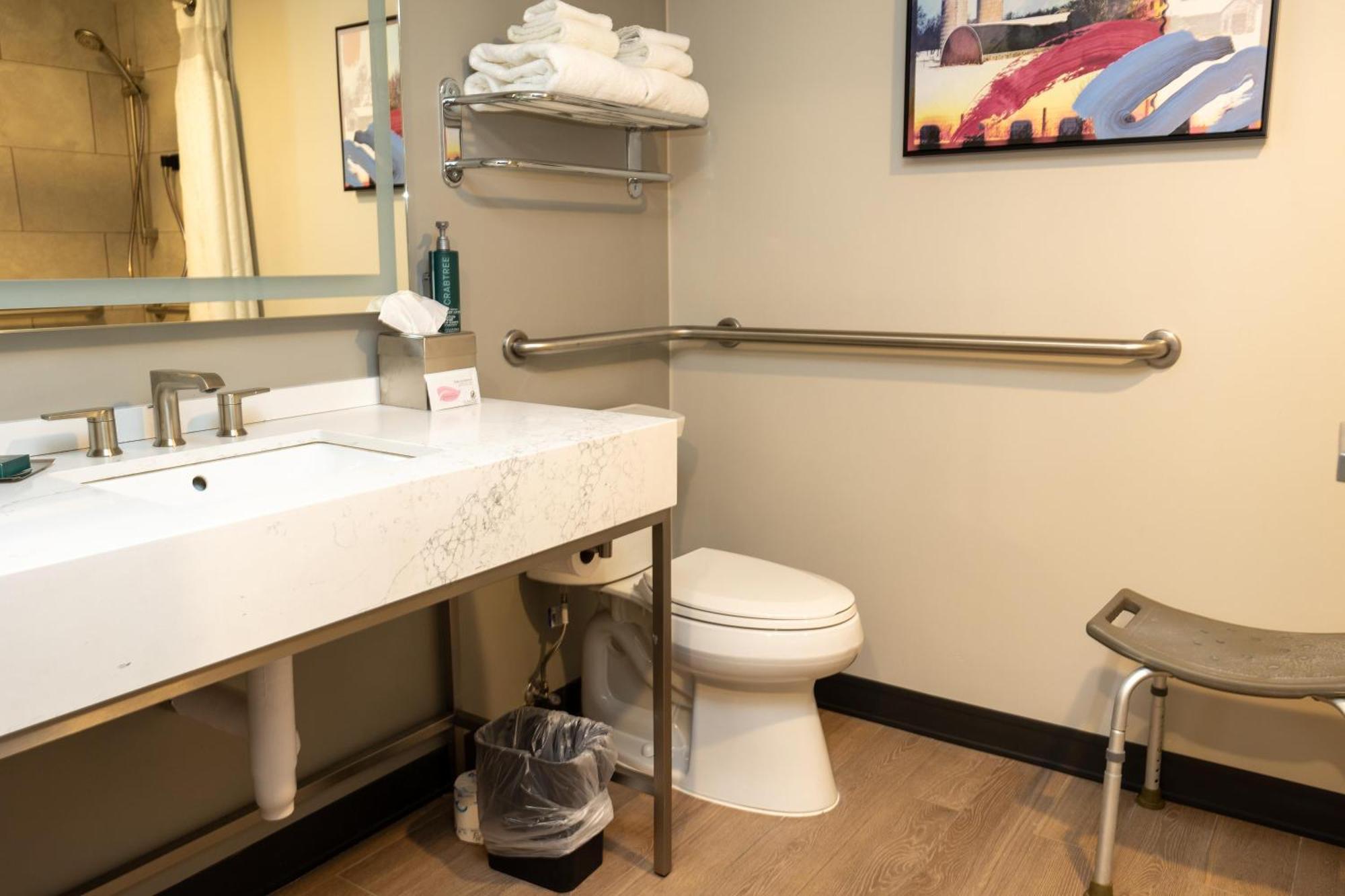 King Room - Mobility and Hearing Access