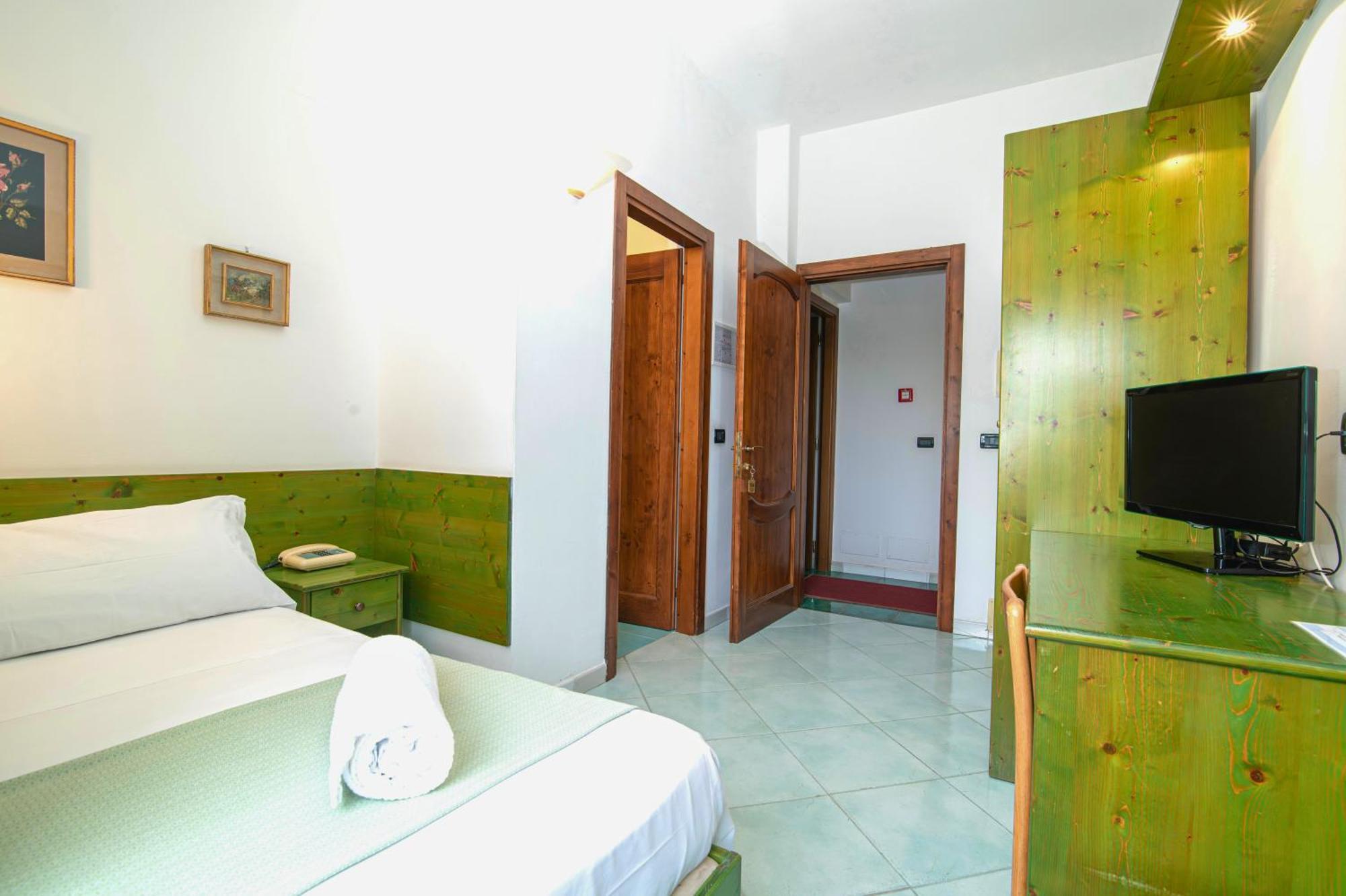 Standard Single Room,1758364217:JPEG