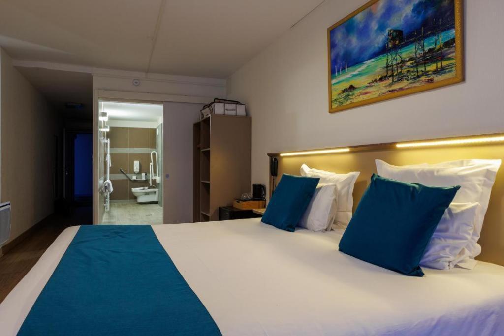 Double Room - Disability Access,1758367122:JPEG