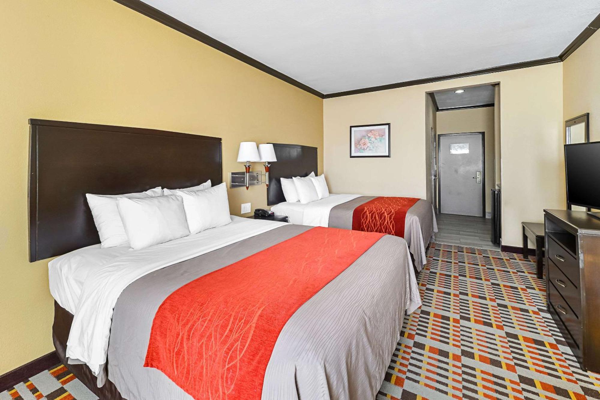 Standard Queen Room with Two Queen Beds