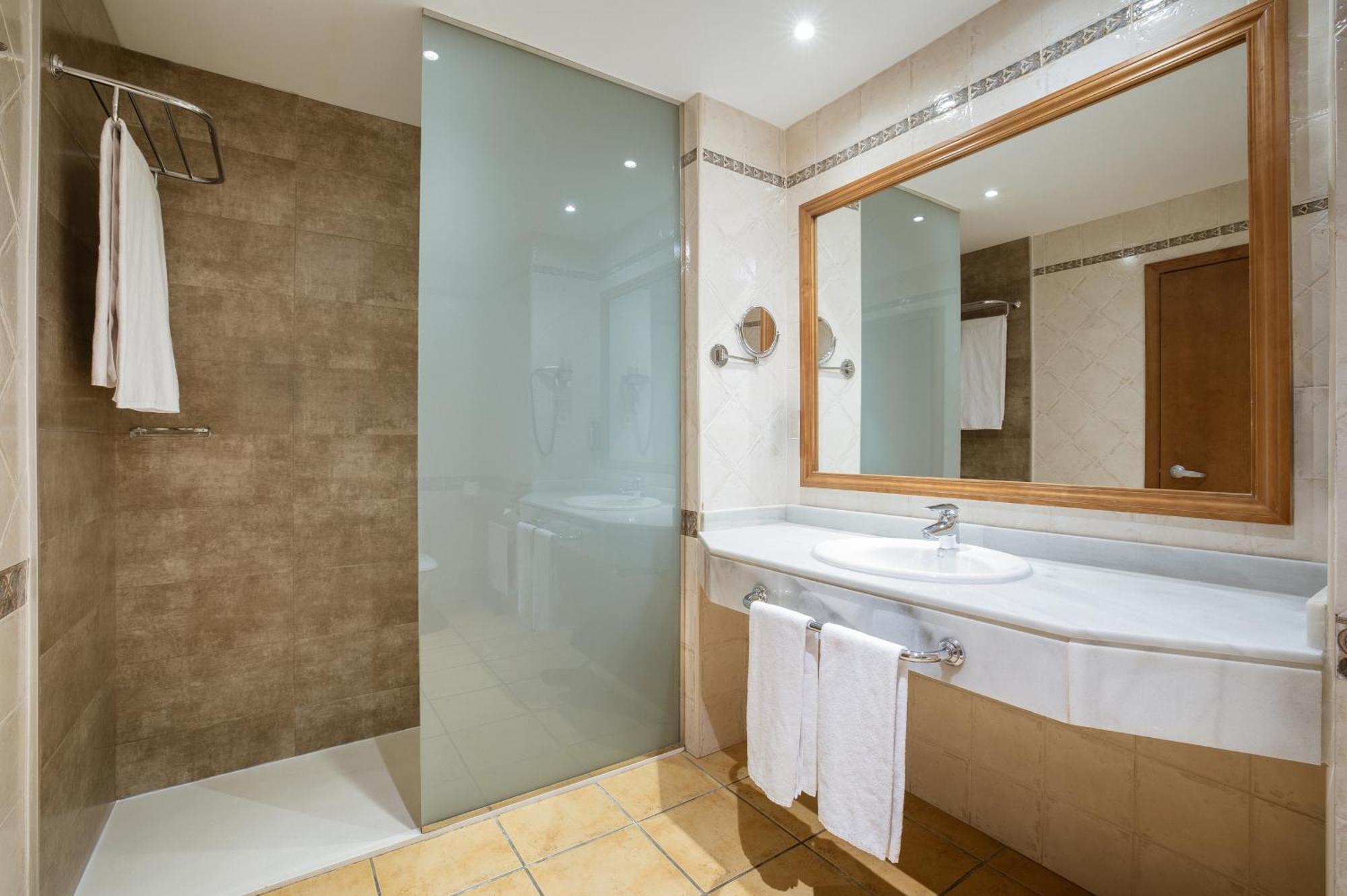 Habitación Doble con cama supletoria