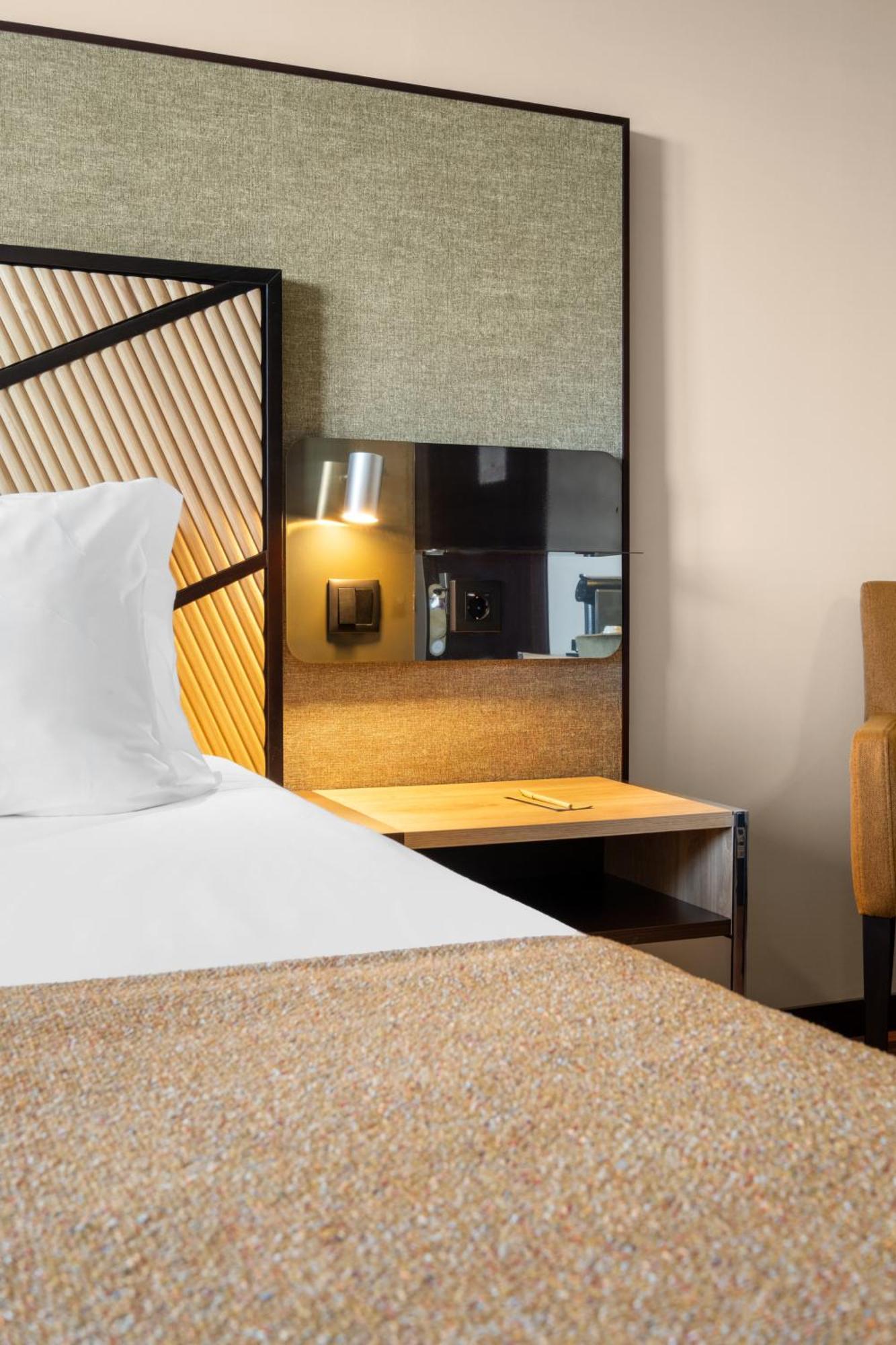 Double or Twin Room Romantic,1758539168:JPEG