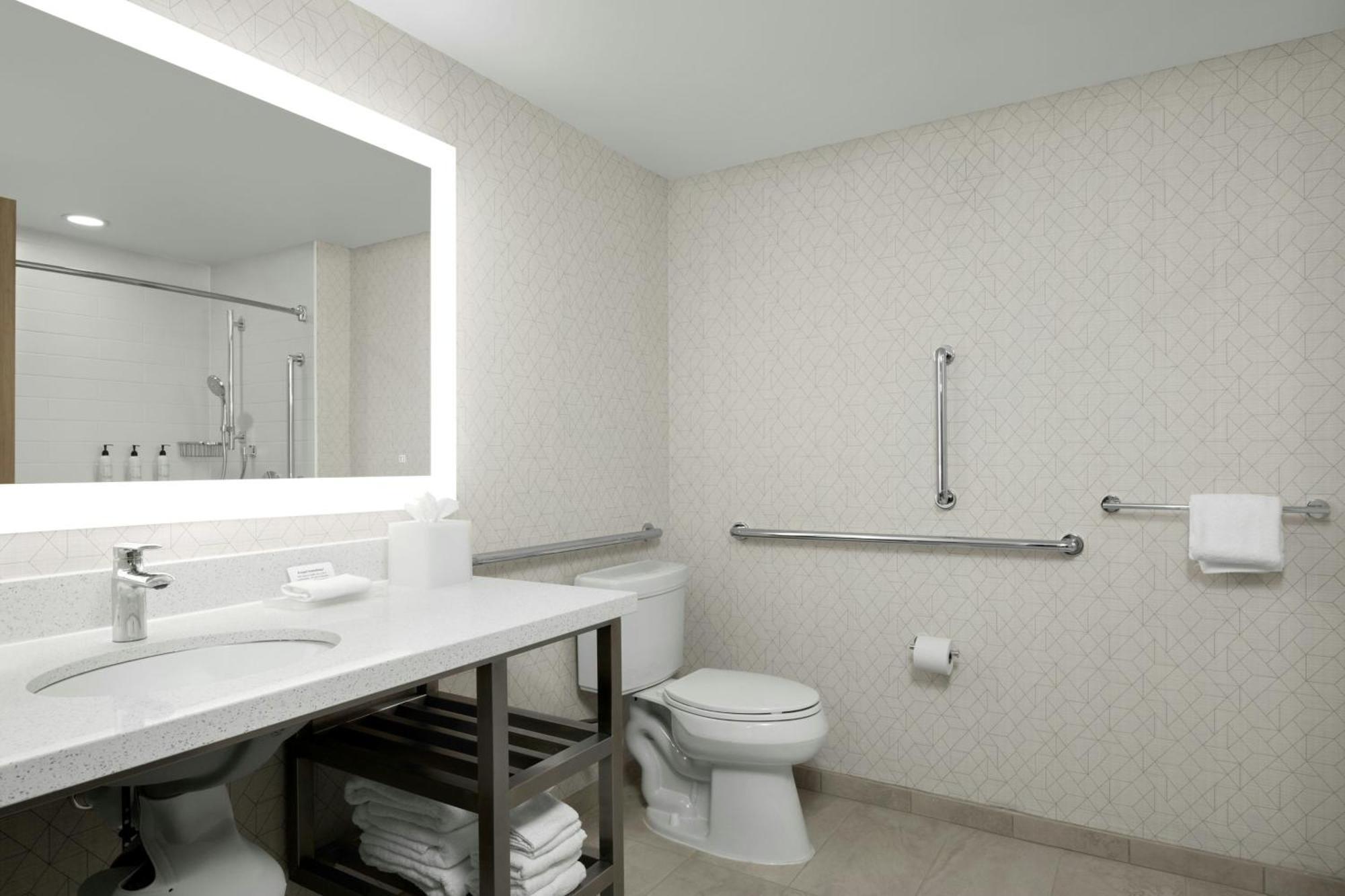 One-Bedroom Queen Suite with Two Queen Beds and Sofa Bed - Bath Tub/Mobility Accessible