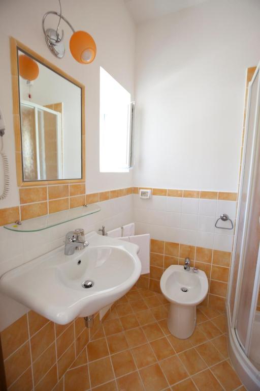 Camera Singola con Bagno Privato