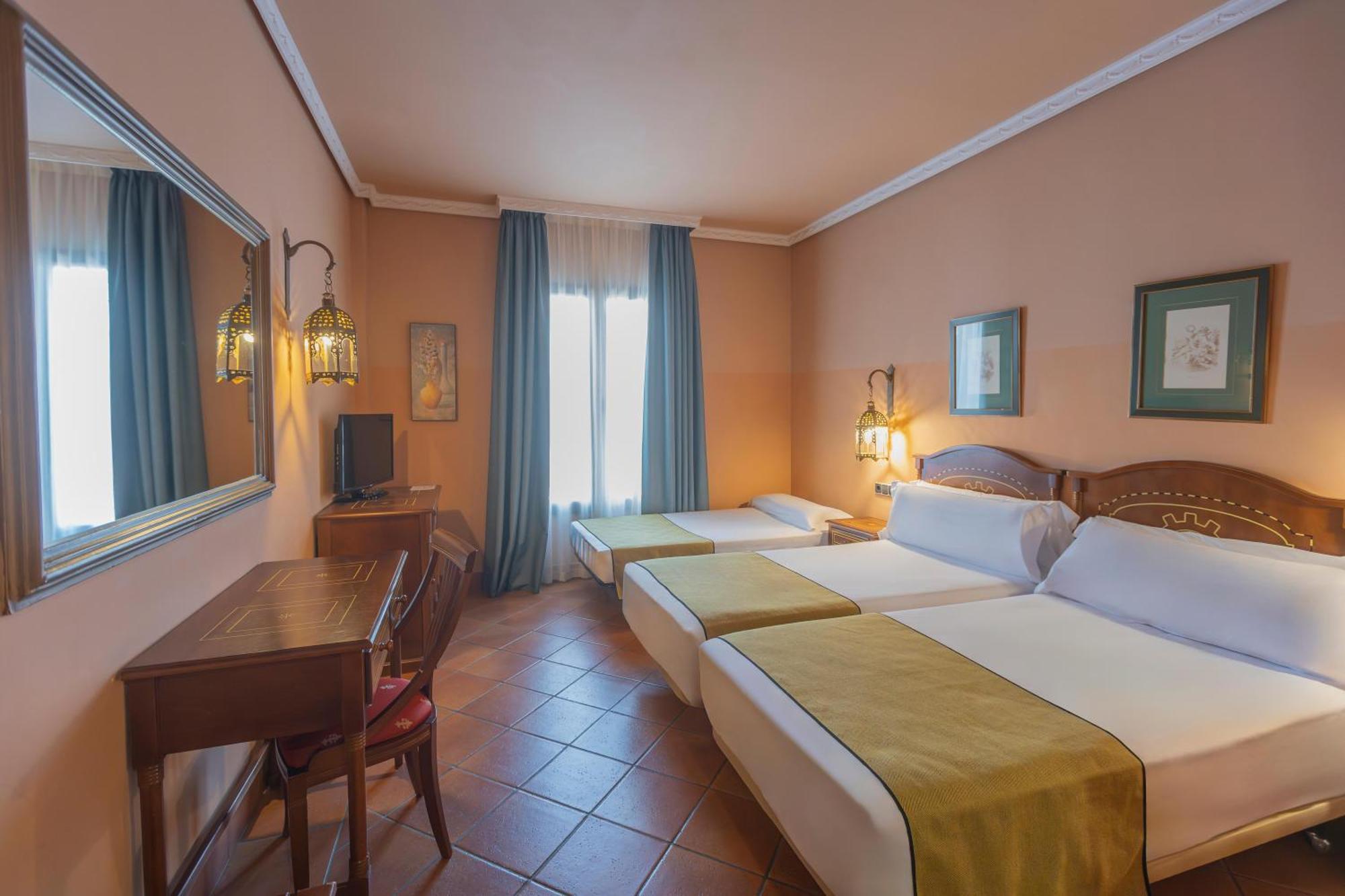 Standard Triple Room,1765161879:JPEG