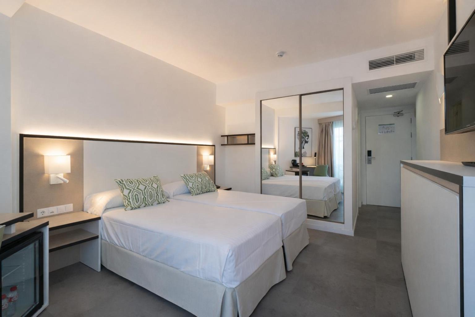 Quarto Twin com Varanda