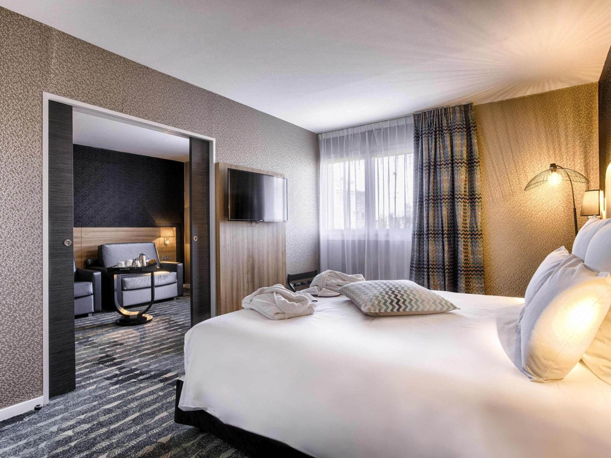 Privilege Suite One Double Bed One Sofa Bed,1765176633:JPEG