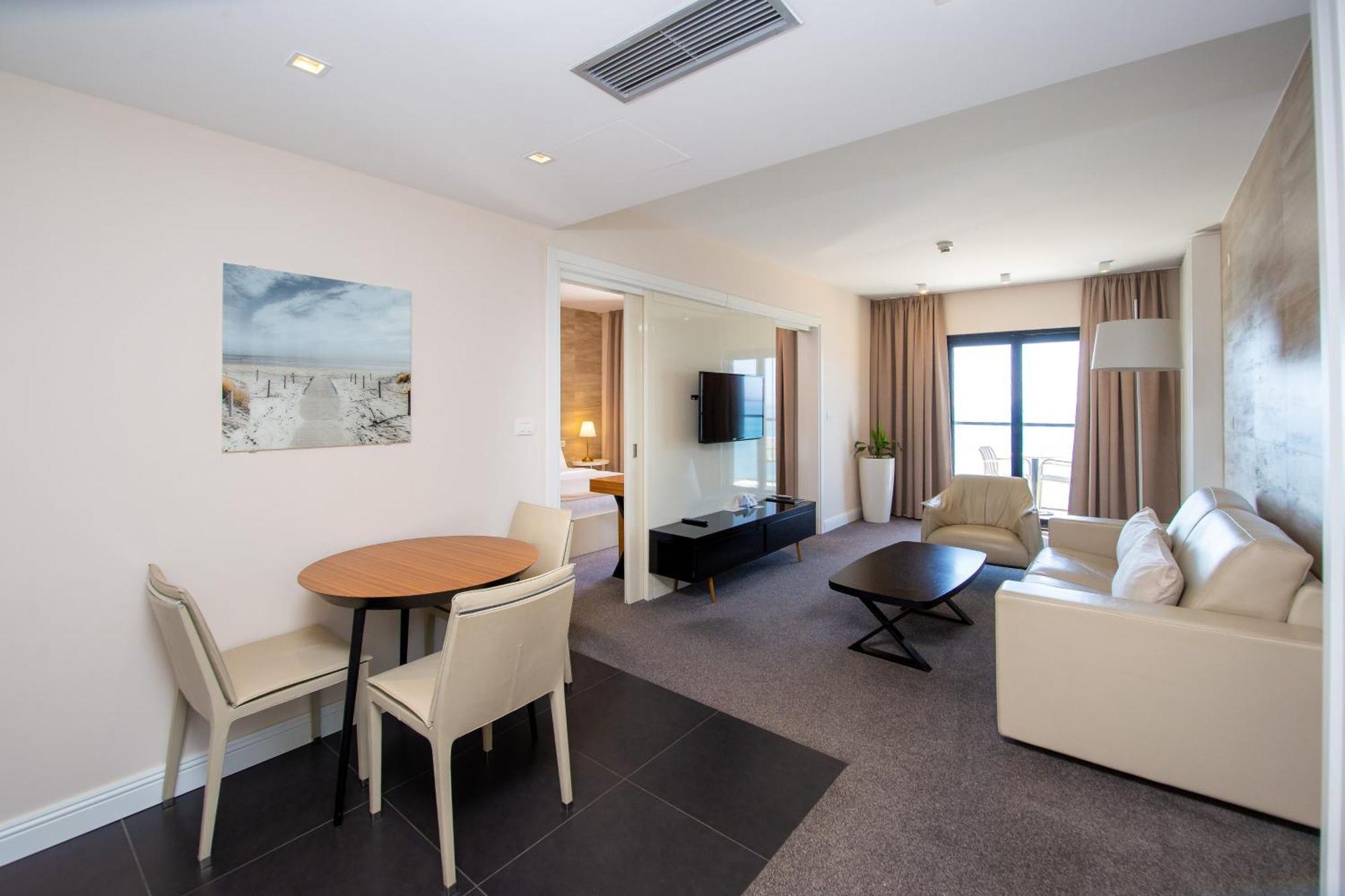 Superior One-Bedroom Apartment with Sea View and Balcony
