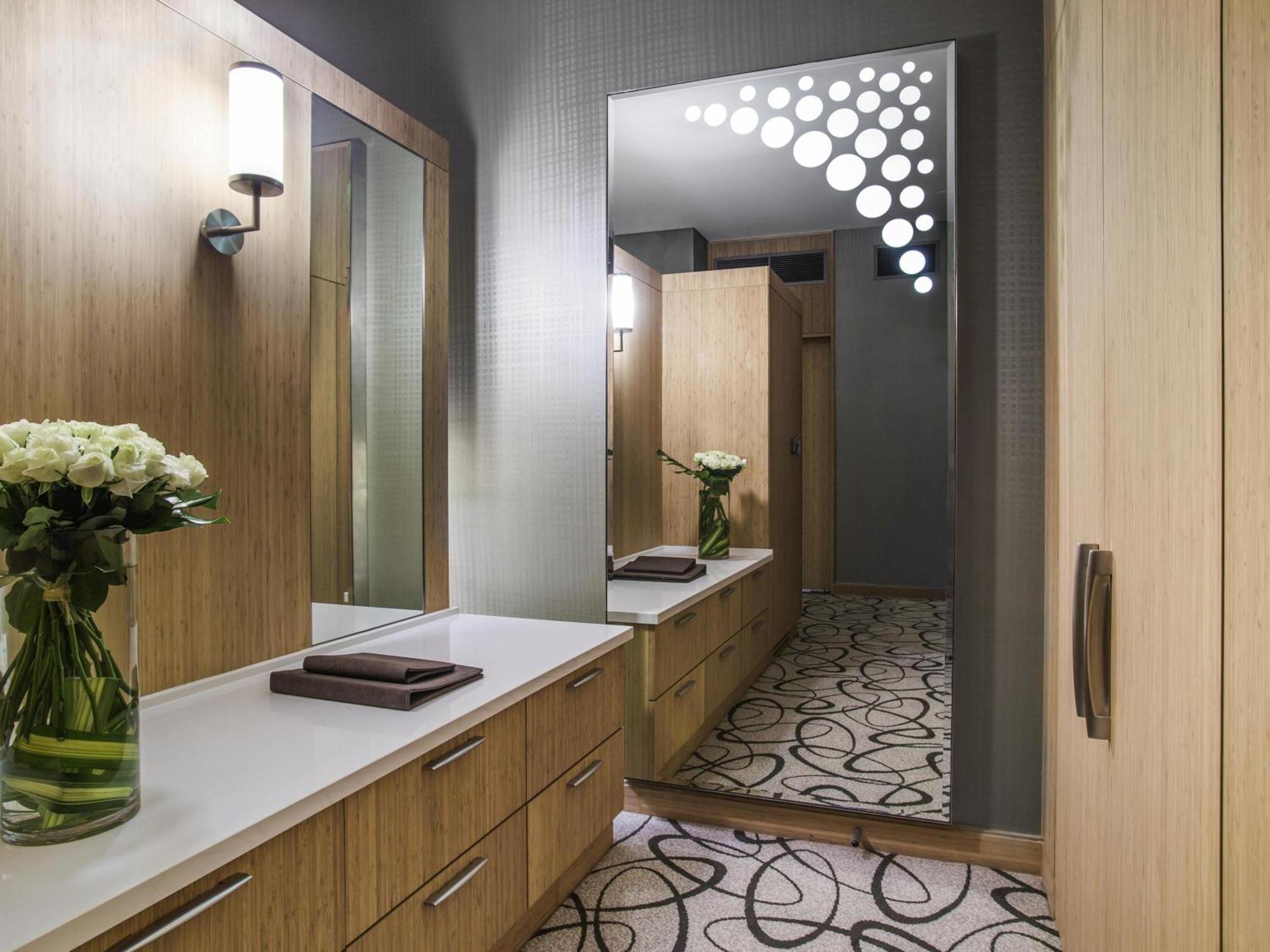 Luxe Kamer met Kingsize Bed en Uitzicht op de Kustlijn
