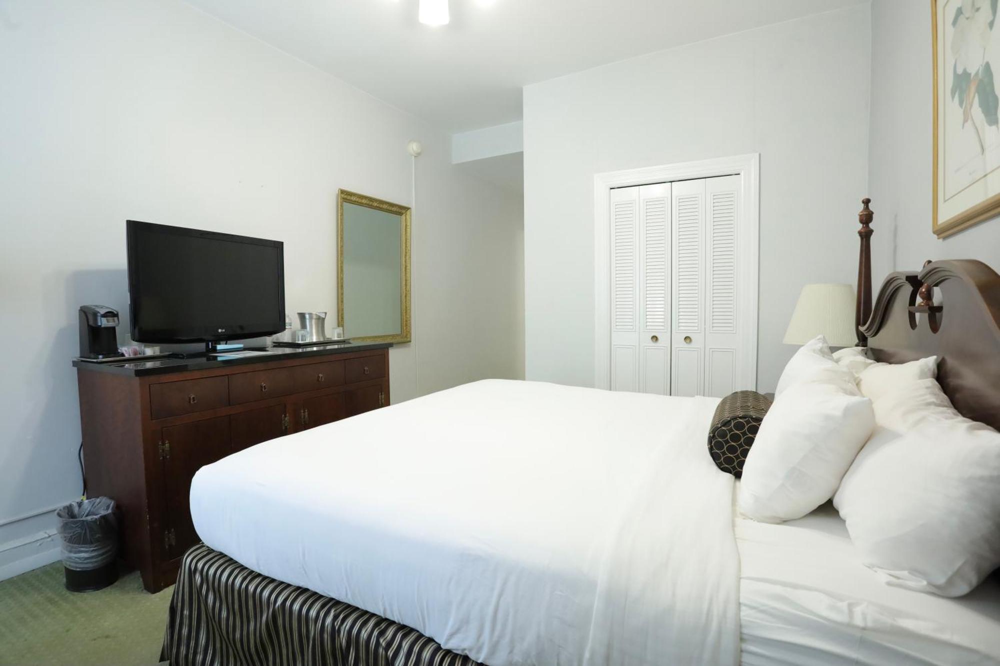 King Room,1765453504:JPEG