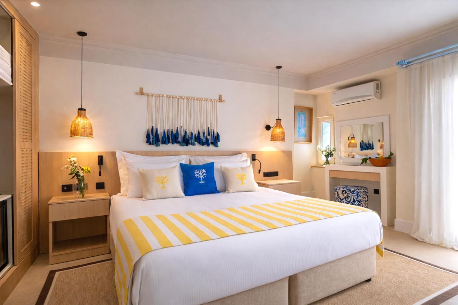 Kamer met Kingsize Bed met Zijdelings Uitzicht op Zee - Rookvrij
