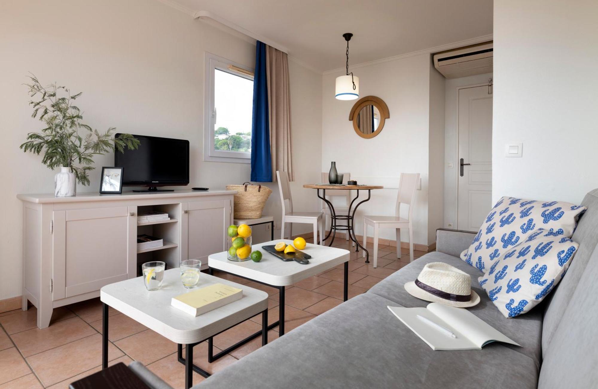 Studio avec Coin Nuit dans Alcôve, Climatisation et Terrasse ou Balcon (4 Personnes)