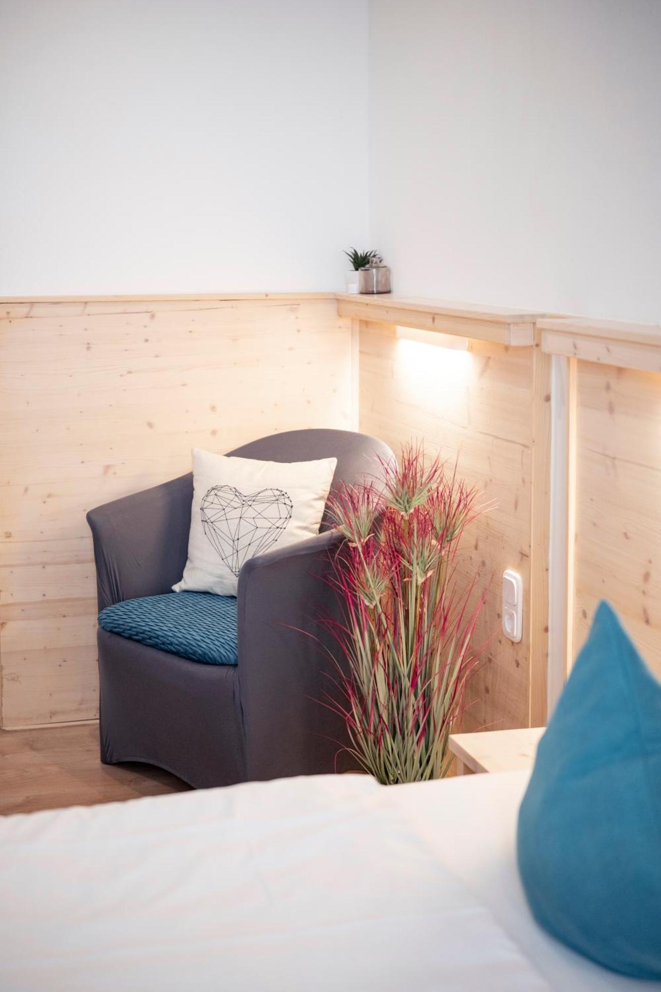 Doppel- oder Zweibettzimmer
