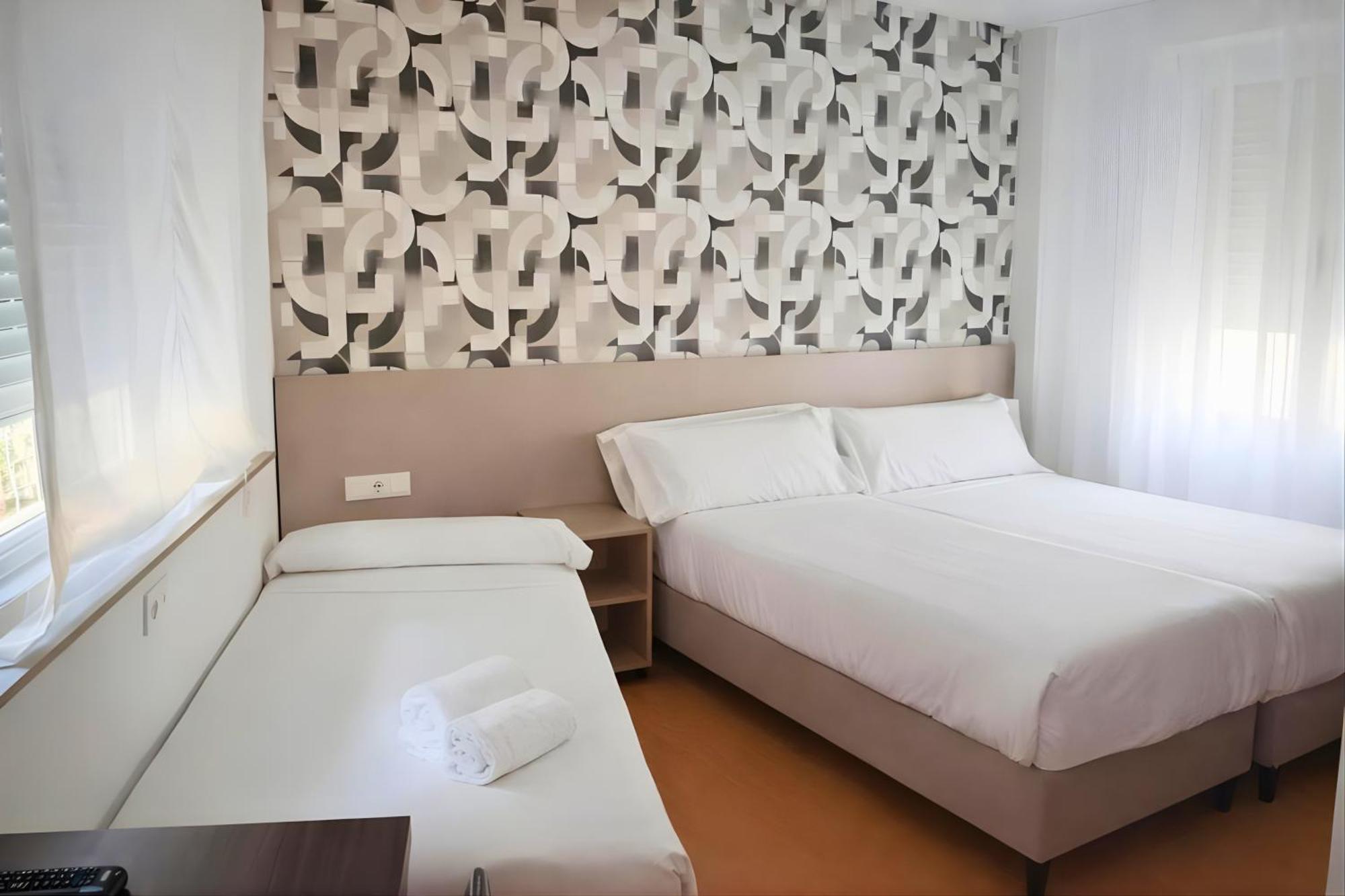 Triple Room,1765815028:JPEG