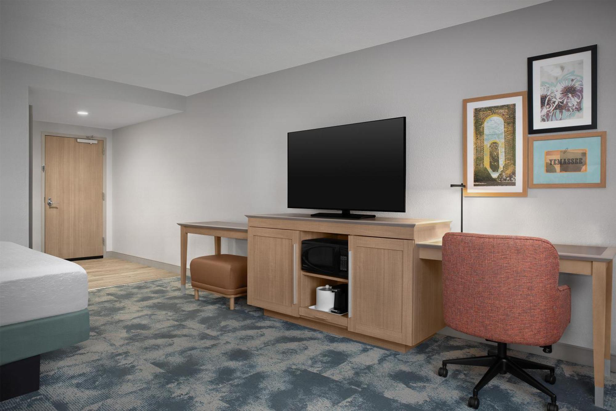 King Room with Sofa Bed - Non-Smoking