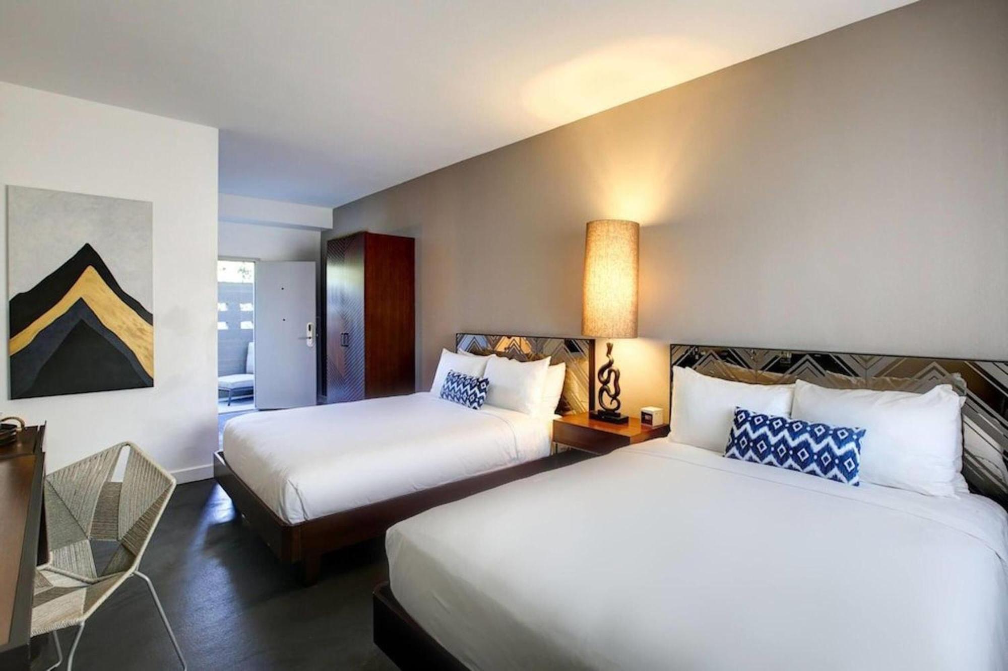 Deluxe Queen Room Two Queen Beds Pool View Non-Smoking,1774390900:JPEG