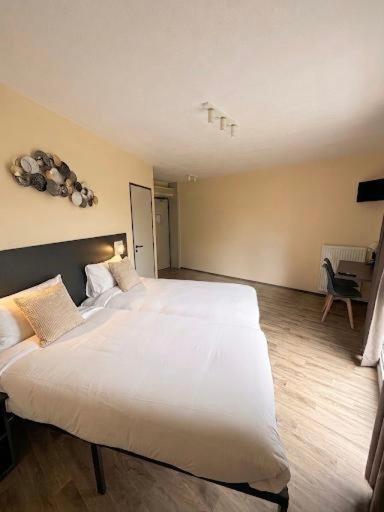 Superior Twin Room,1769483361:JPEG