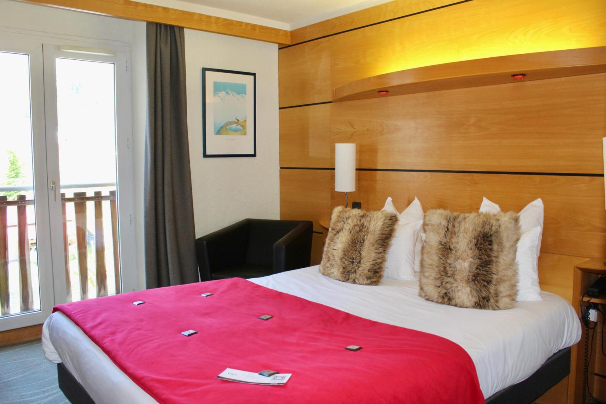 Classic Double Room double bed,1769502381:JPEG