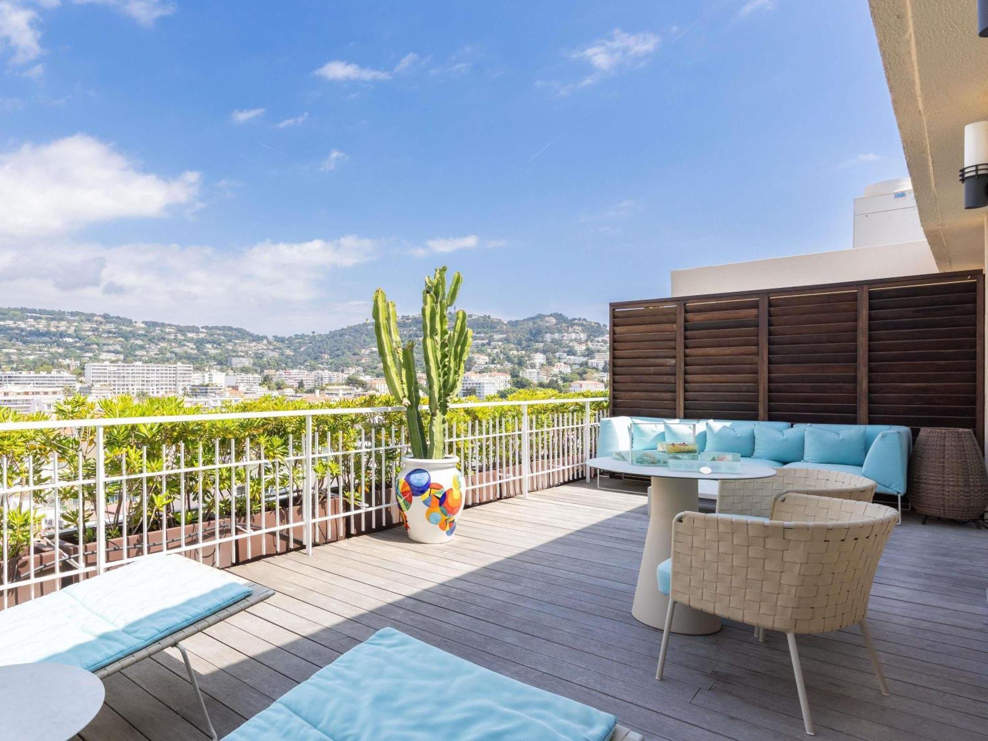 Suite Serenity mit Terrasse und Stadtblick
