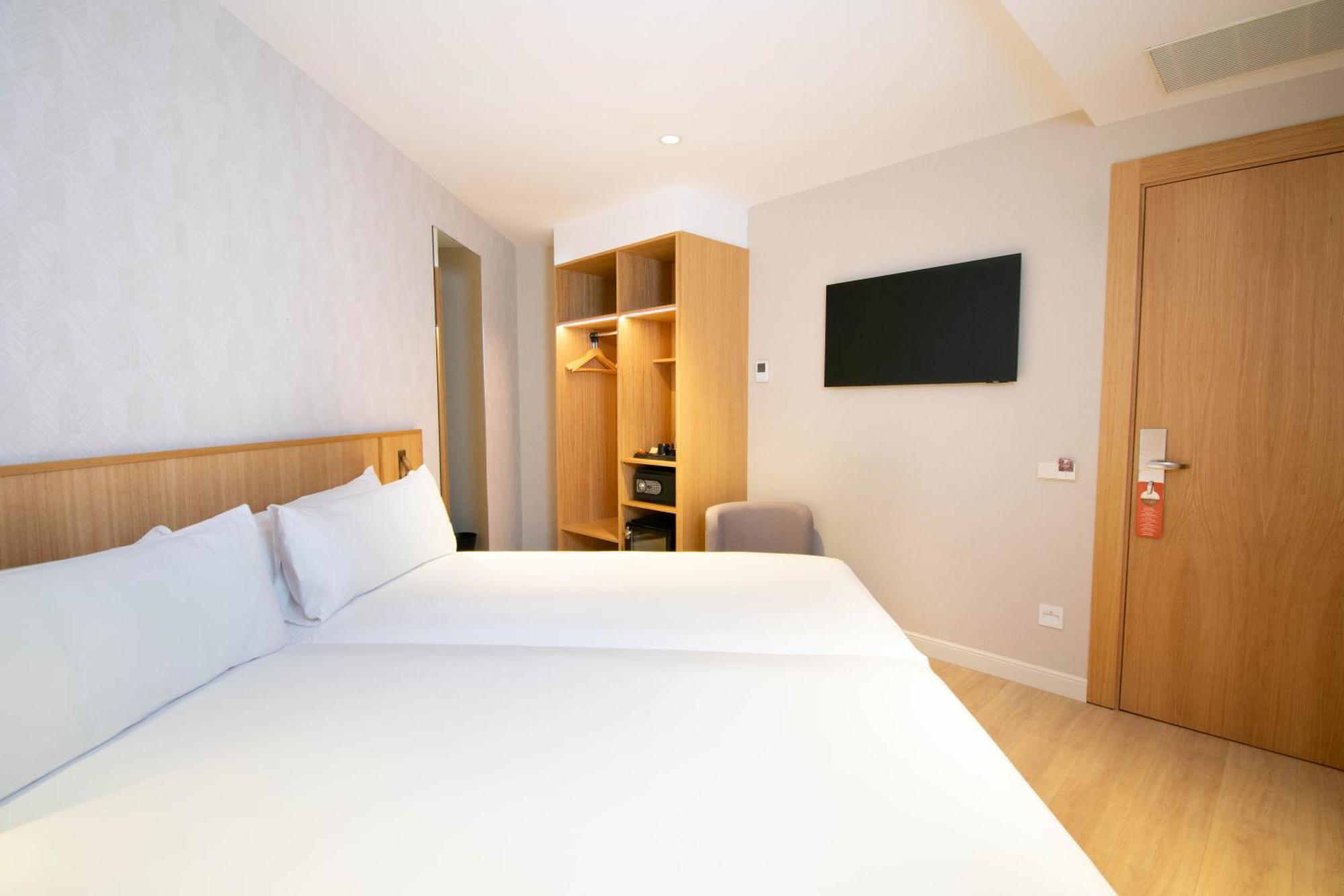 Standard Twin Room,1770478395:JPEG