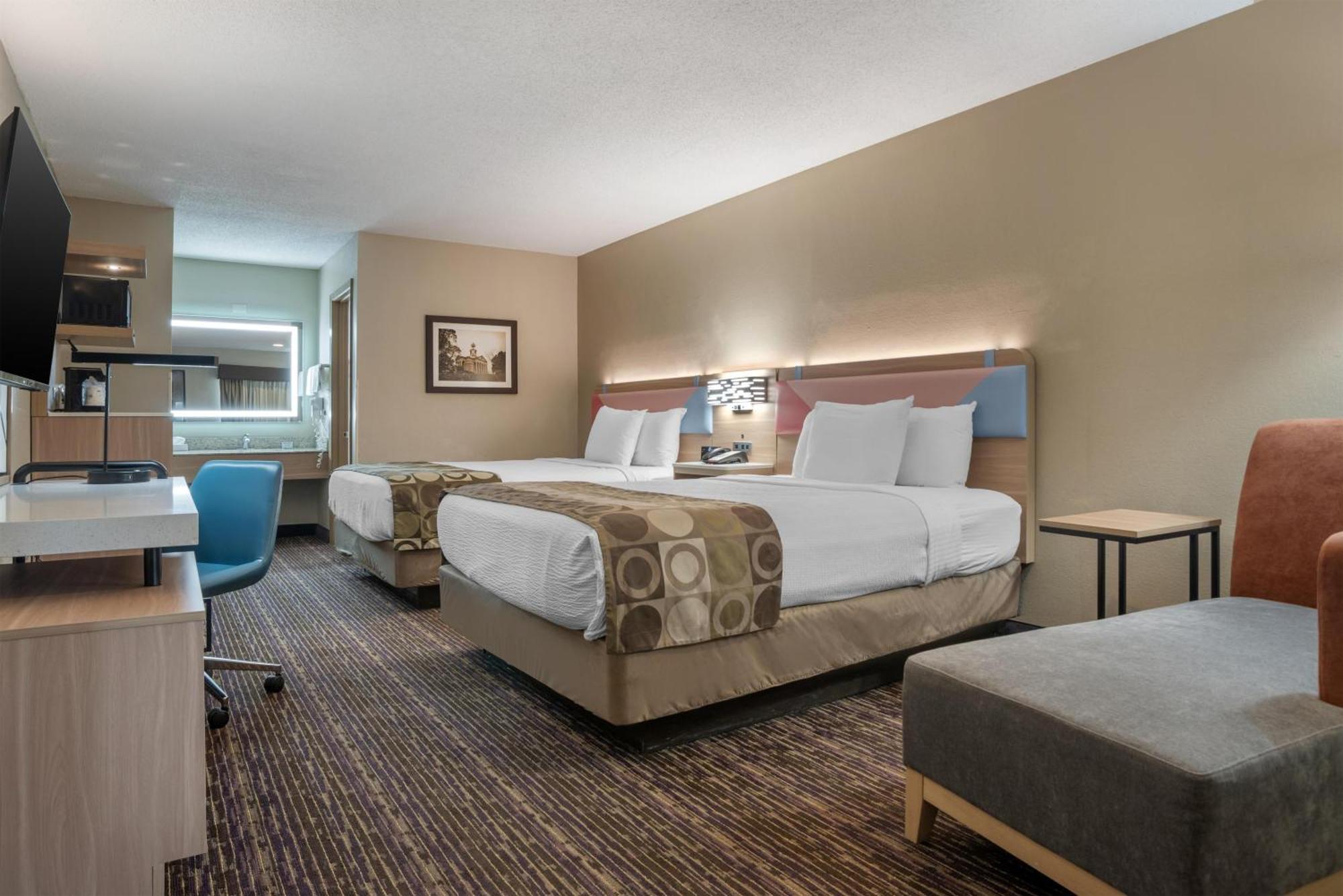 Queen Room with Two Queen Beds - Smoking