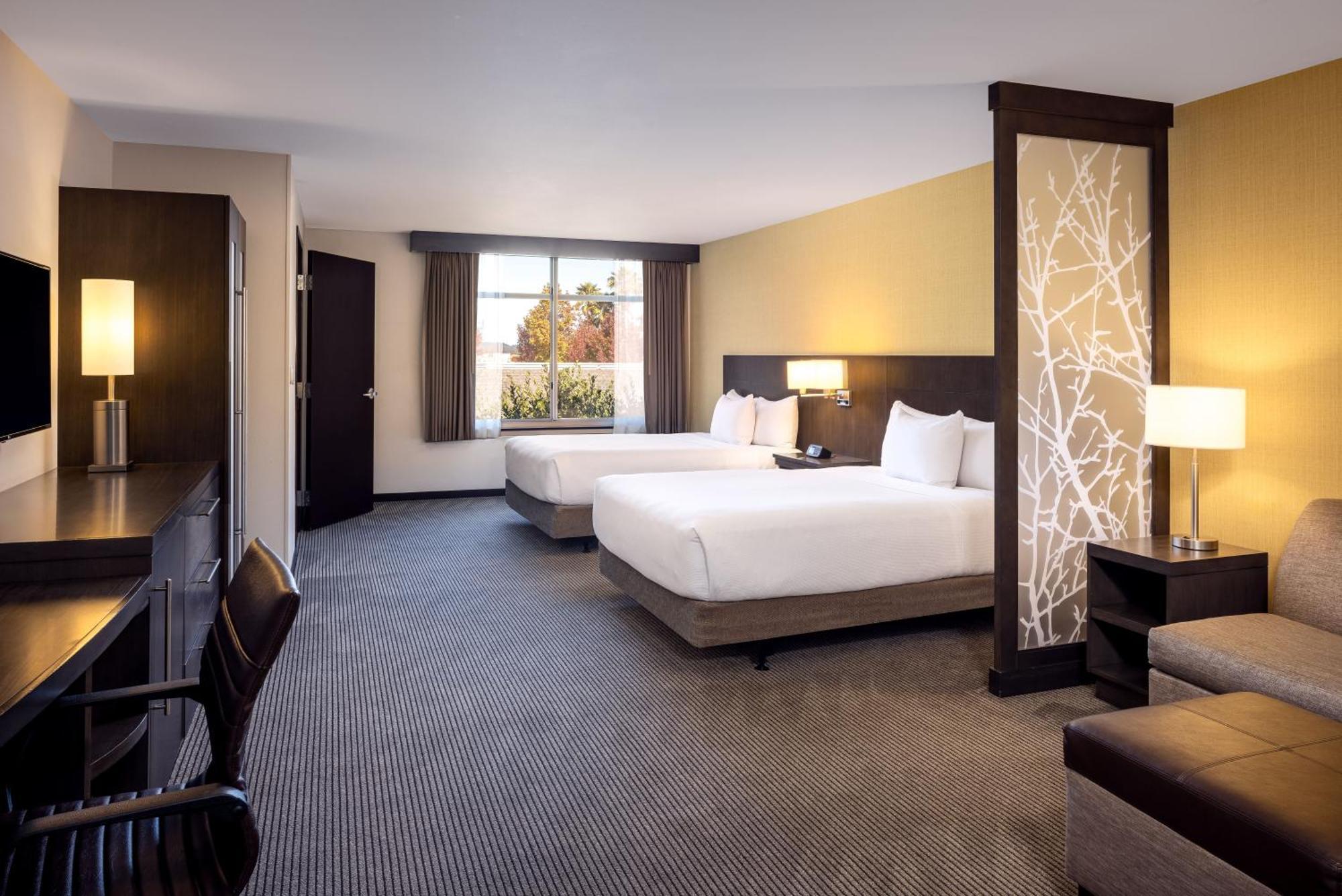 Queen Room with Two Queen Beds with Sofa Bed and Tub - Disability Access