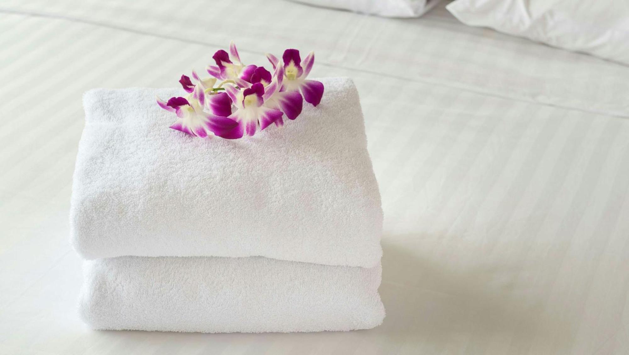 Deluxe Handicap King Room