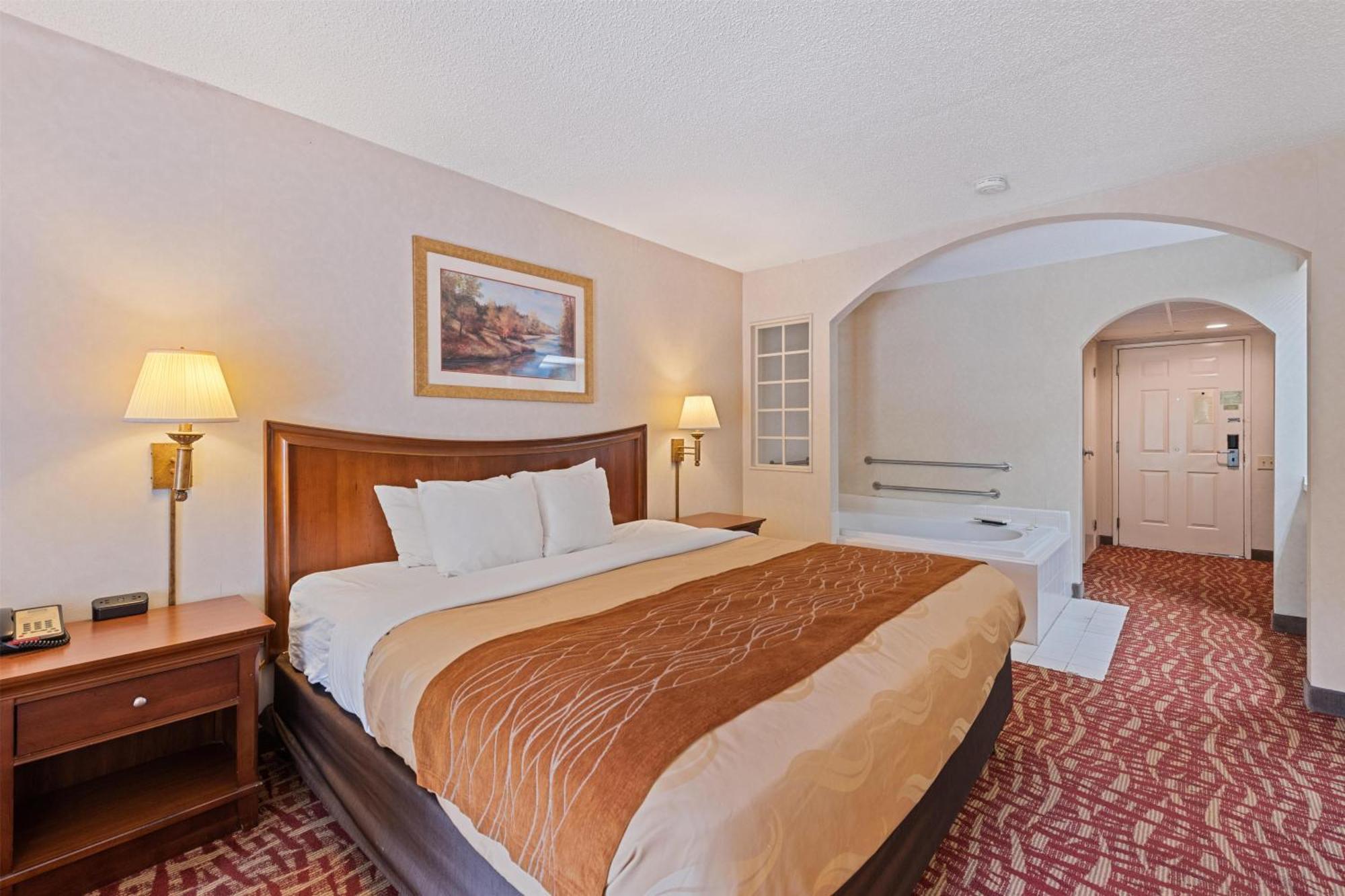 King Room with River View - Non-Smoking