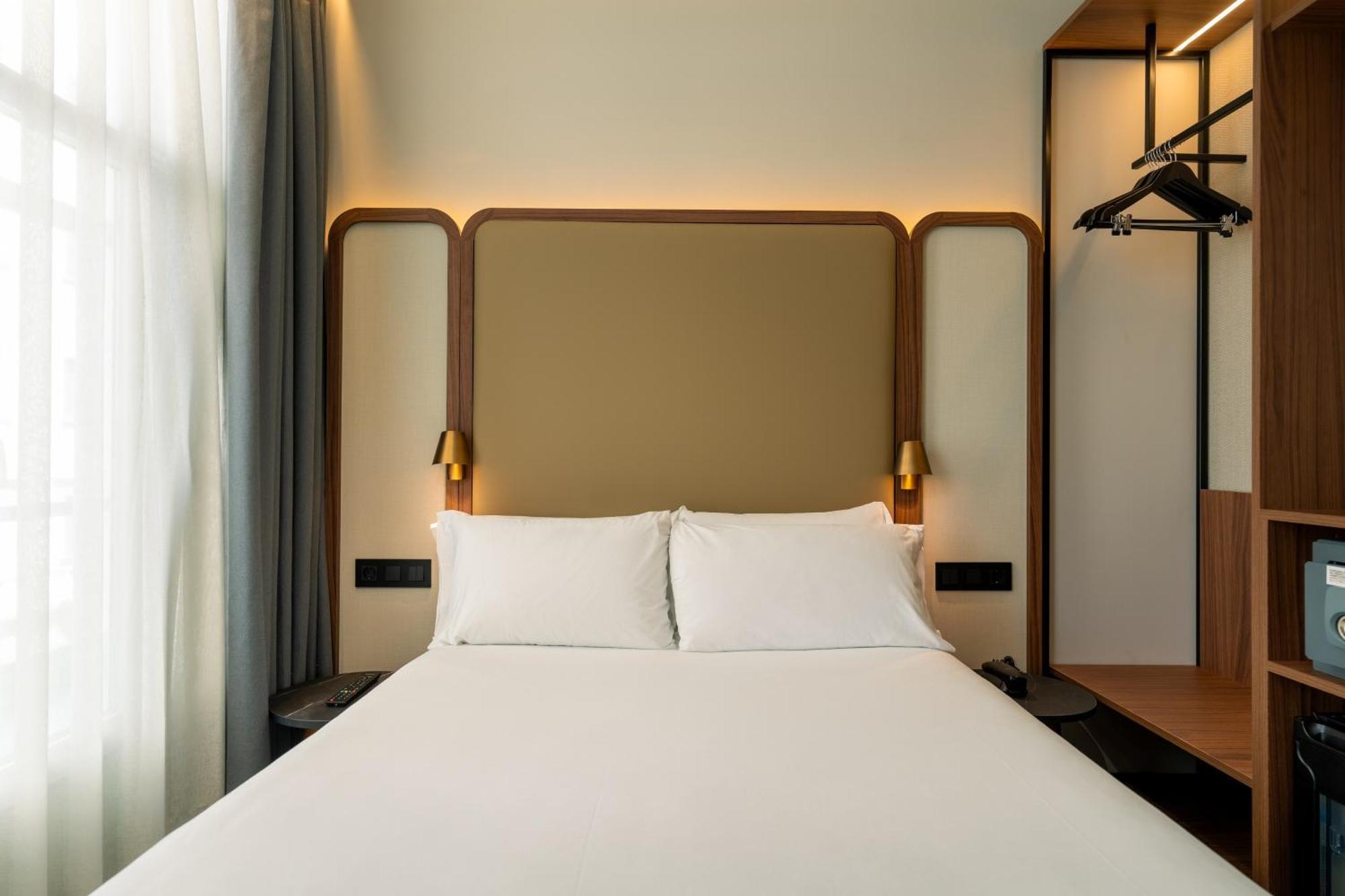 Quarto Duplo Pequeno (1-2 Adultos)