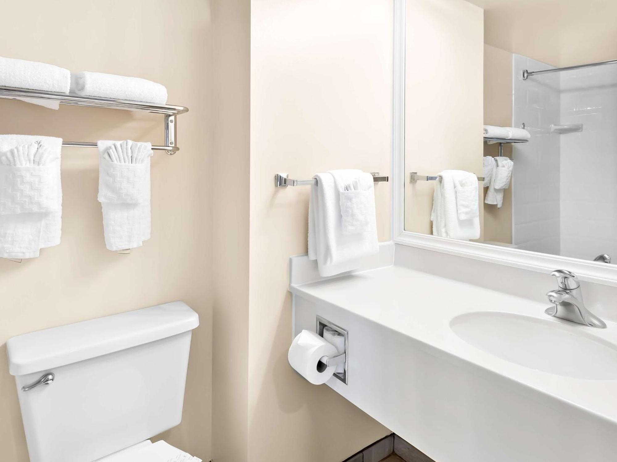 Queen Room with Two Queen Beds - Executive Floor/Non-Smoking