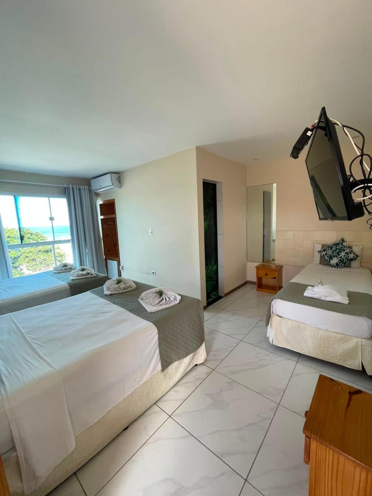 Quarto com 2 Camas de Solteiro