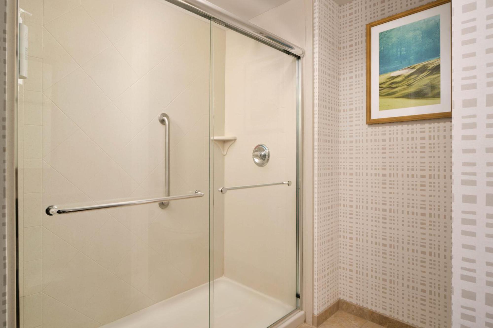 King Room - Hearing Access/Non-Smoking