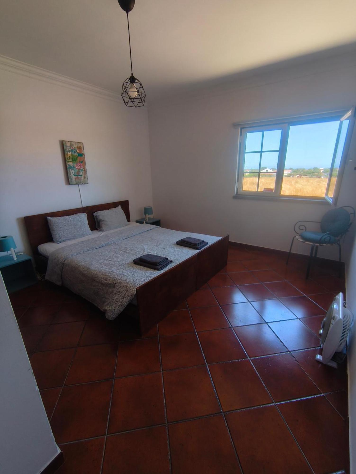 Quarto Duplo com Casa de Banho Partilhada