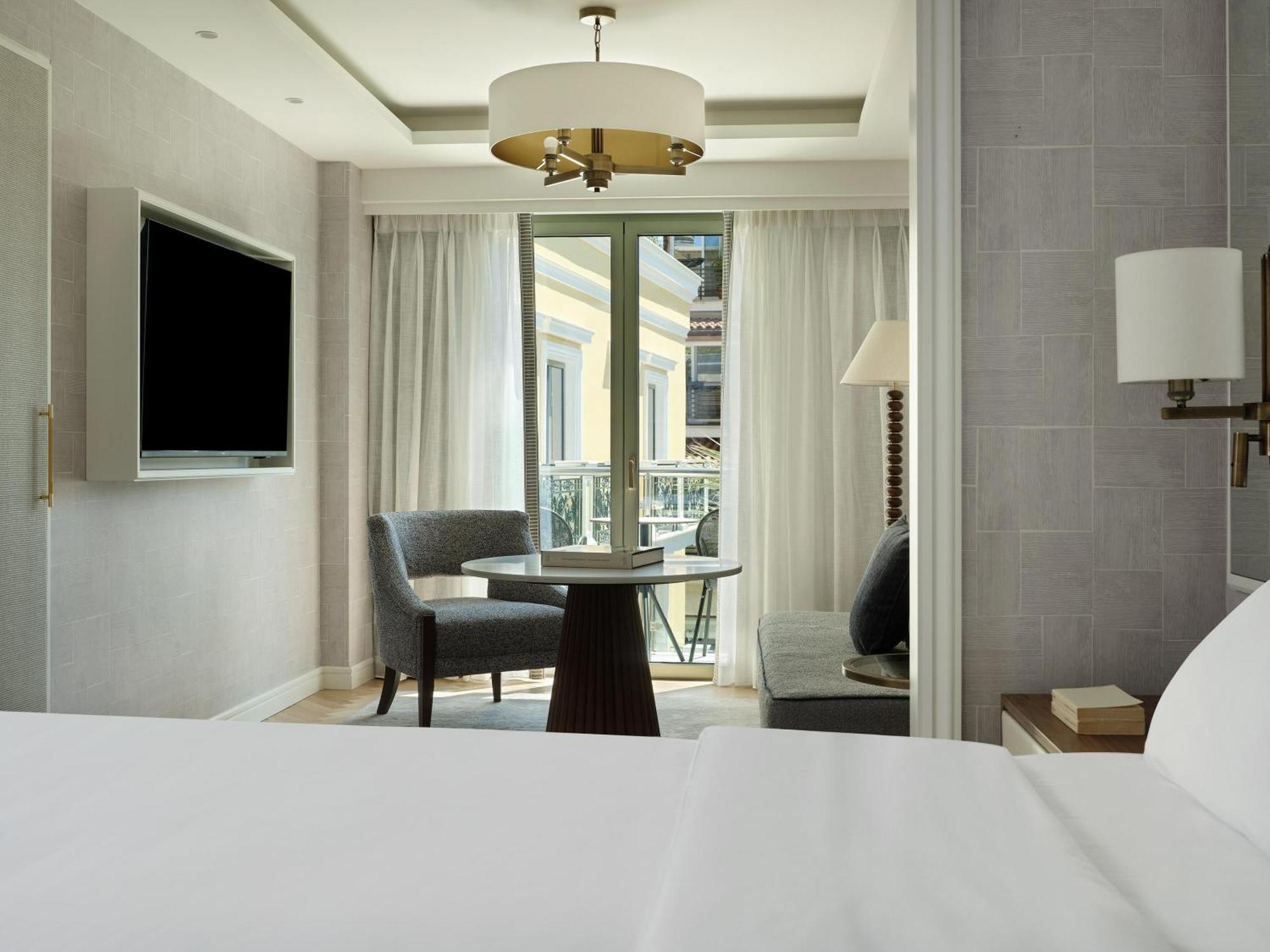 Junior Suite with Acropolis View