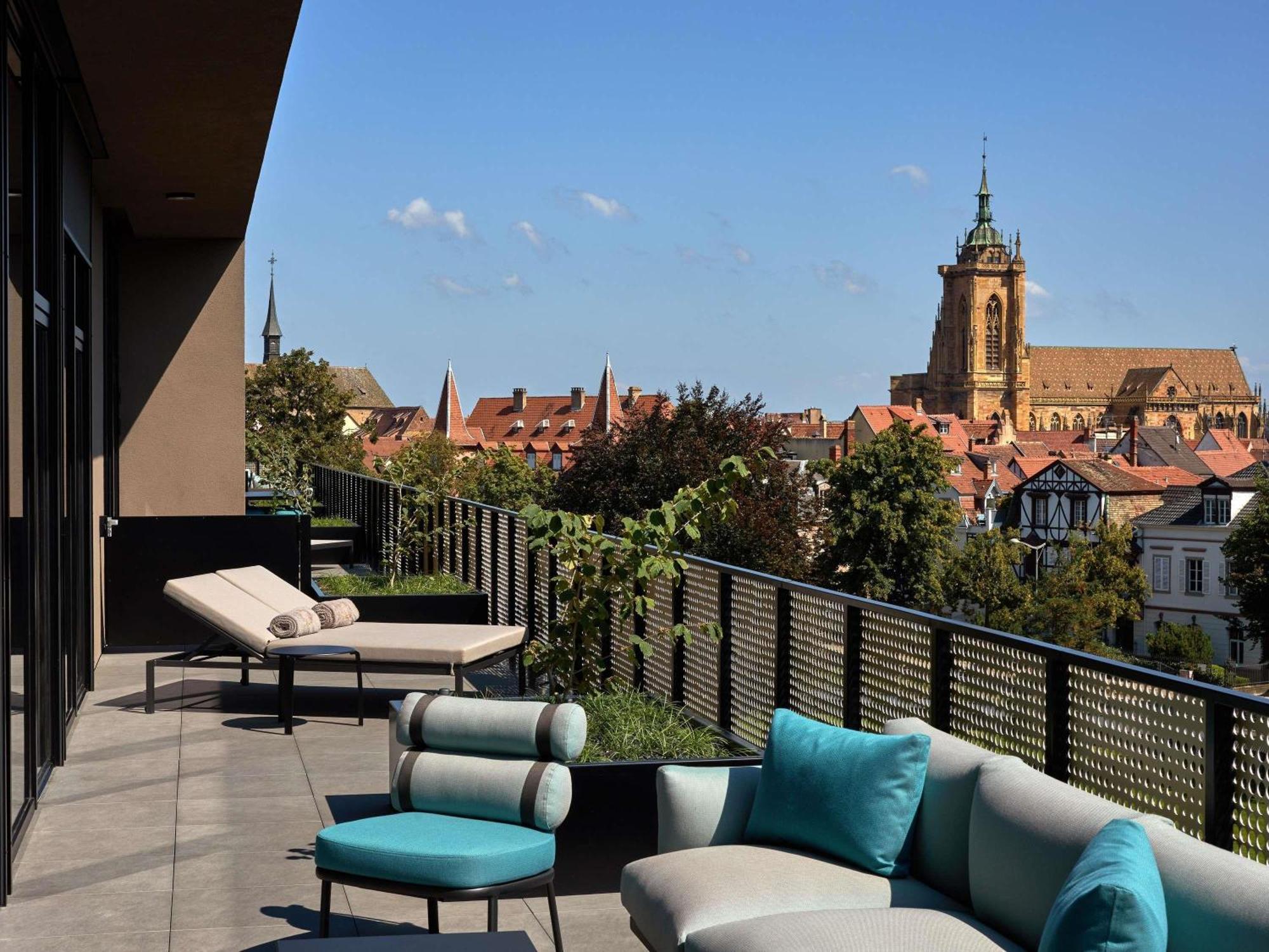 Three Bedroom Penthouse Apartment with Terrace and Panoramic View