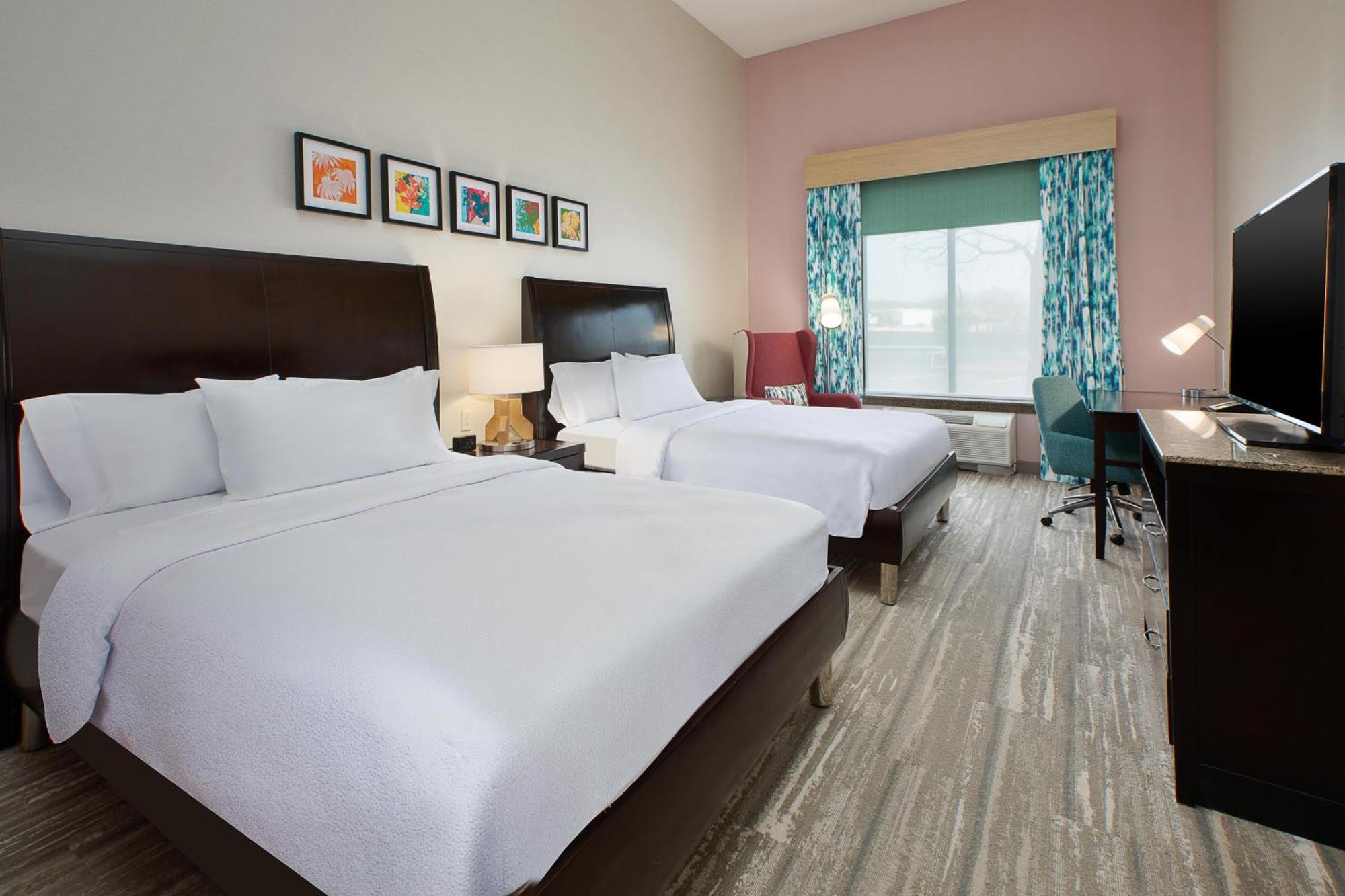 Queen Room with Two Queen Beds and Bathtub with Microwave & Refrigerator