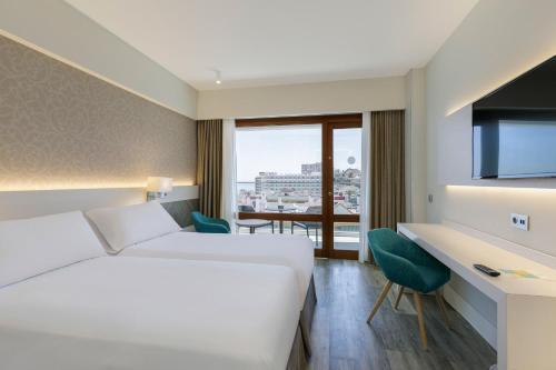 Habitación Superior con vistas laterales al mar